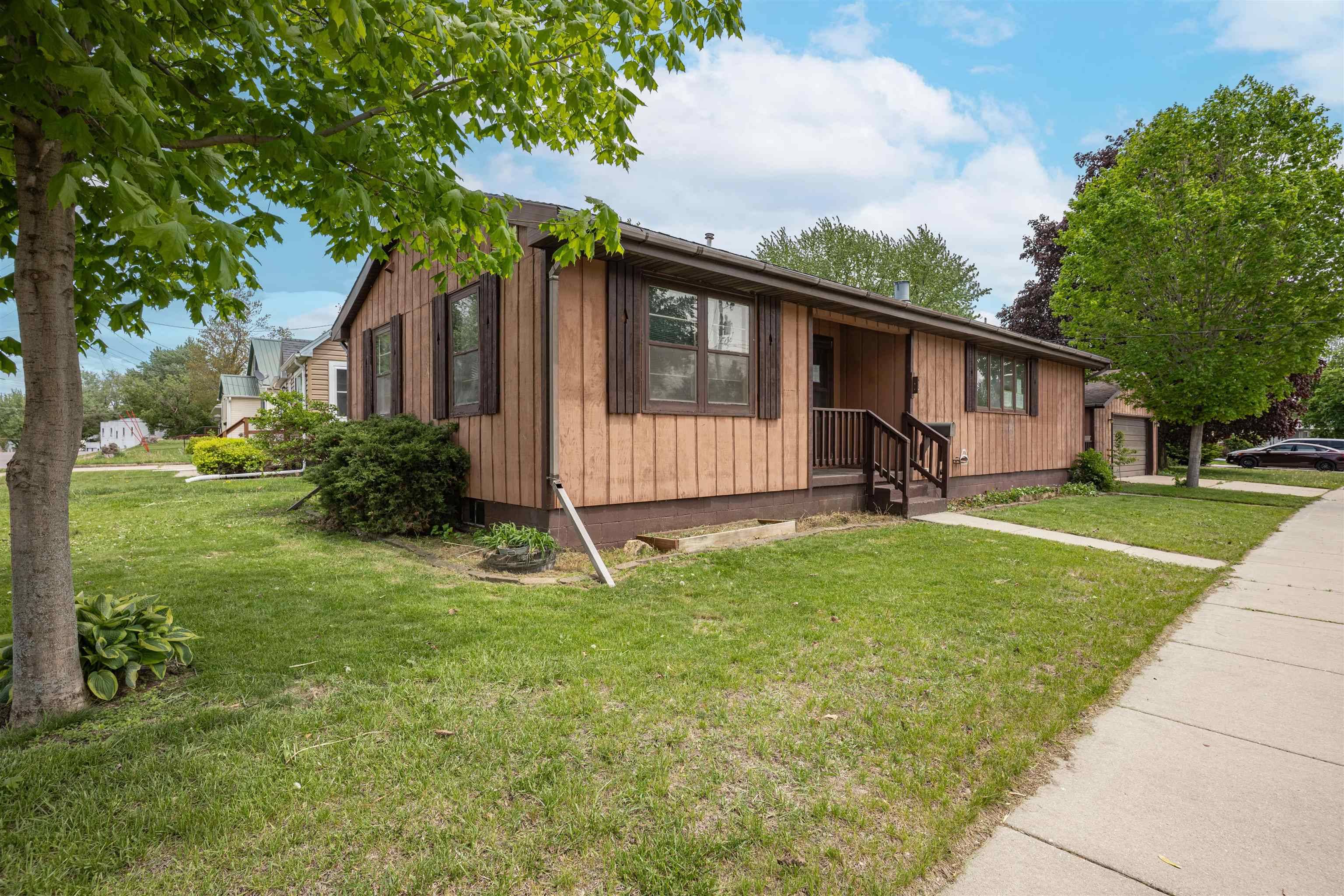 Mauston, WI 53948,509 Loomis Drive
