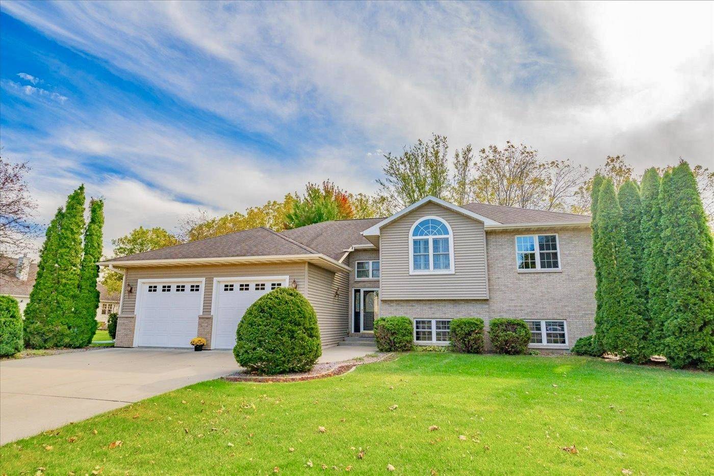 Spring Green, WI 53588,604 Evergreen Way