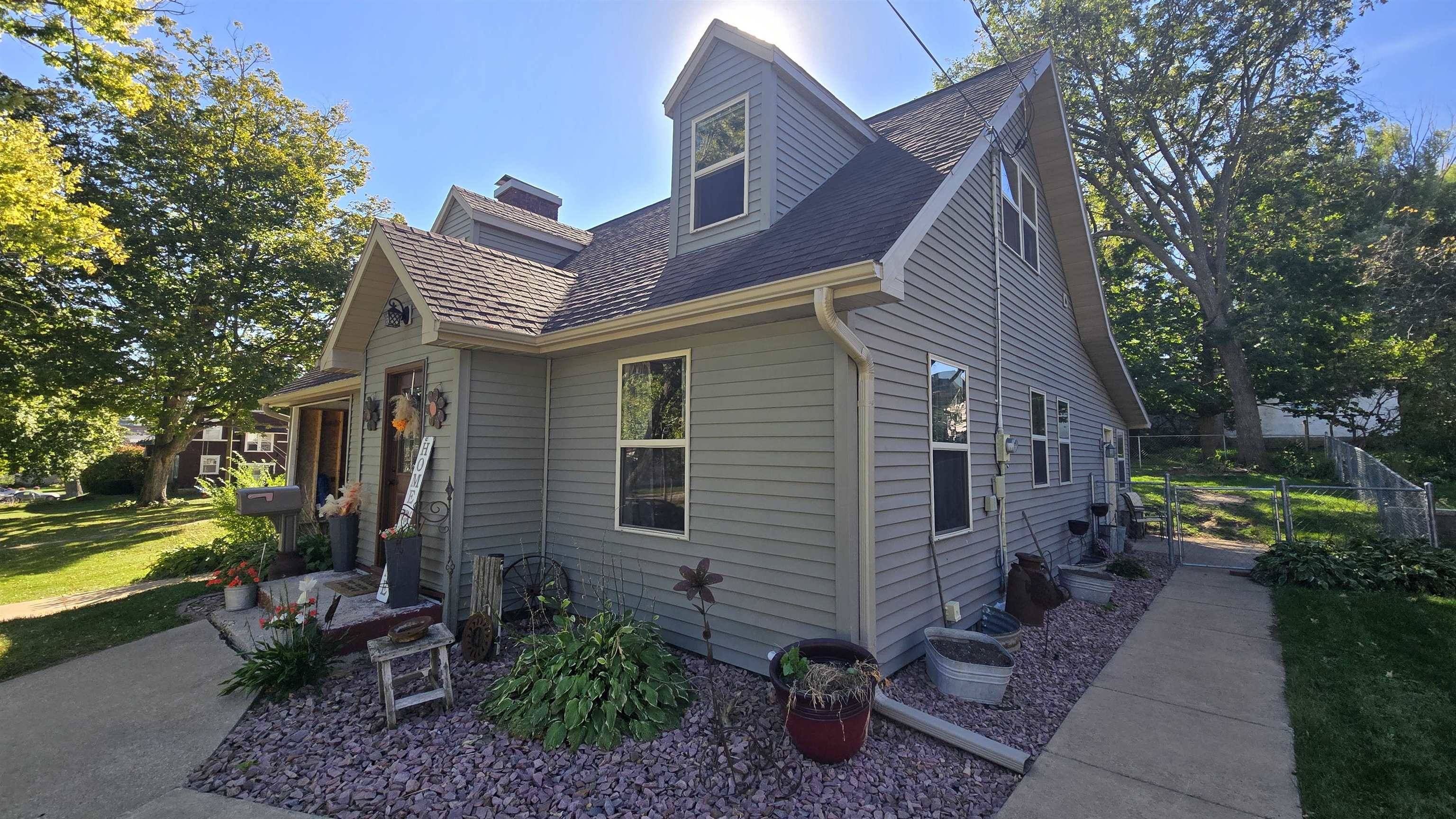 Lancaster, WI 53813,724 W Maple Street