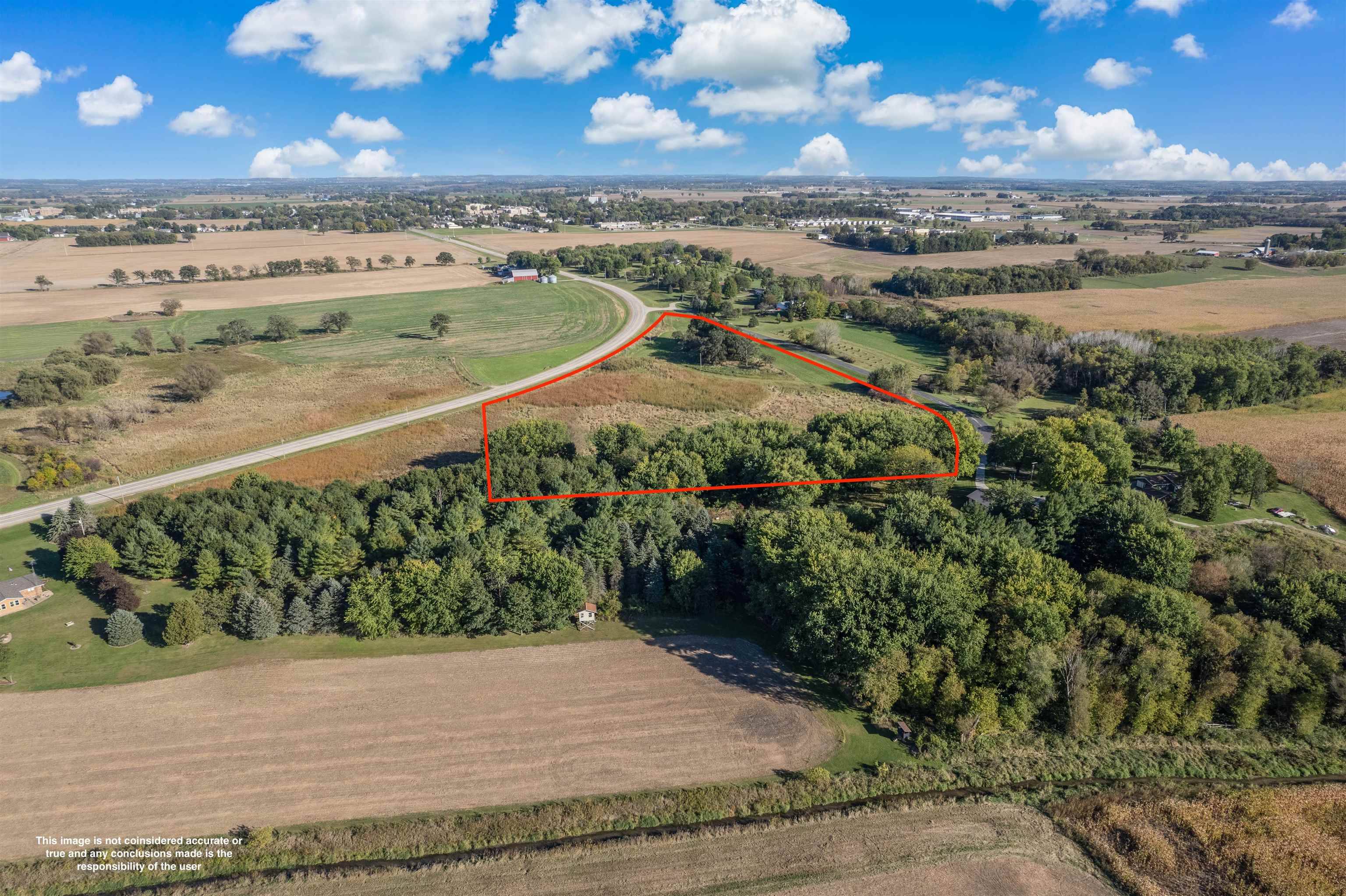 Juneau, WI 53039,11.18 Hillcrest Road