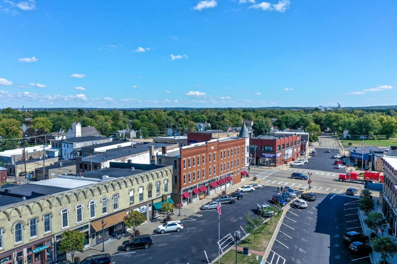 Brodhead, WI 53520,1035 & 1101 1st Center Avenue