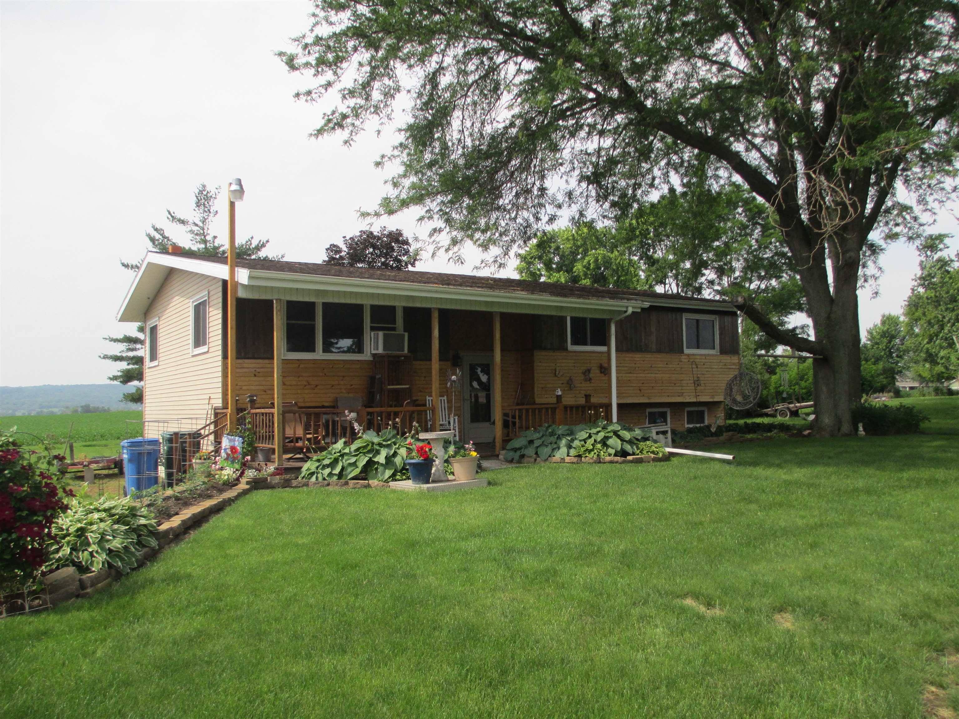 Baraboo, WI 53913,1880 8th Street