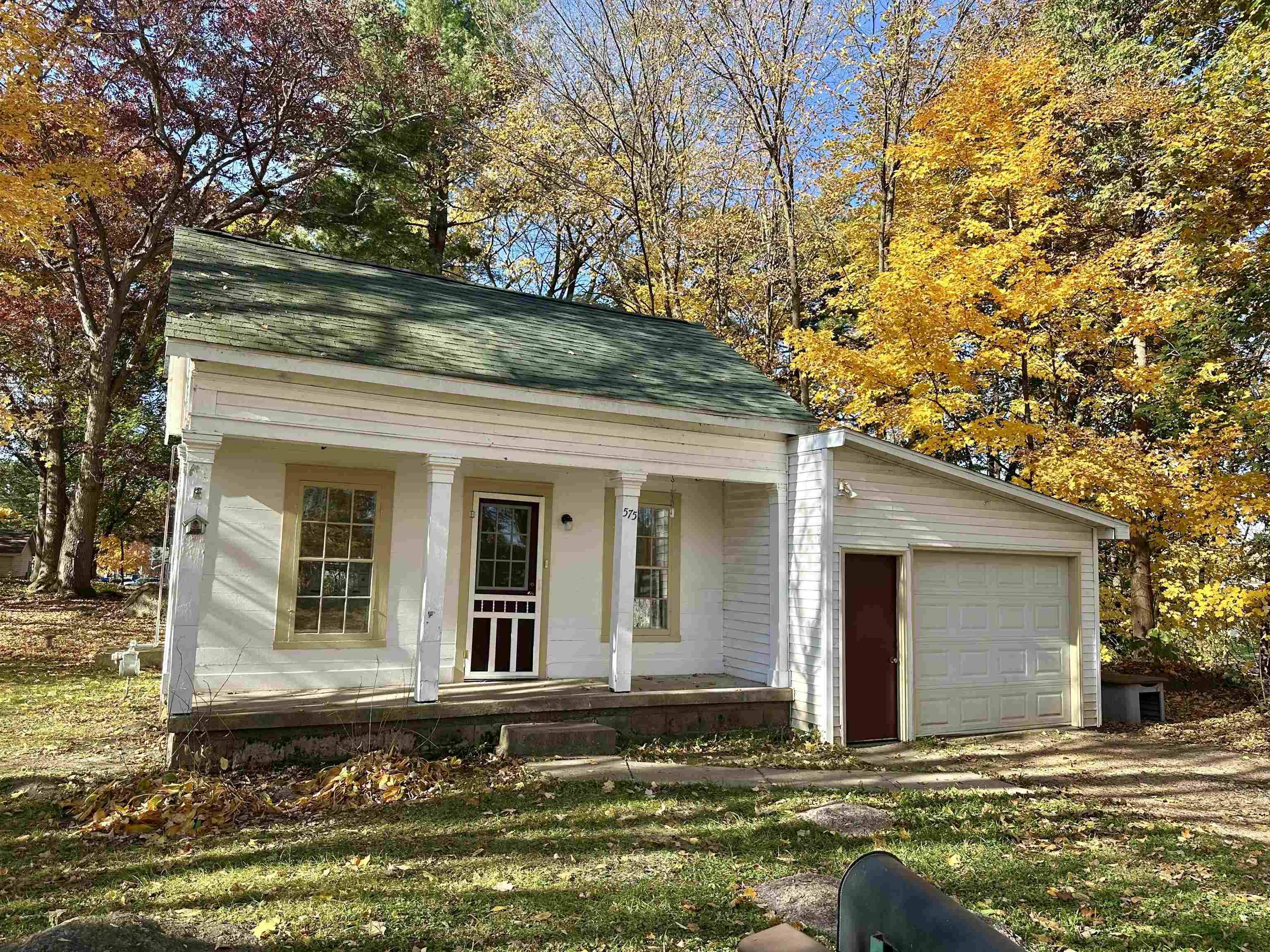 Scandinavia, WI 54977,575 Oak Street