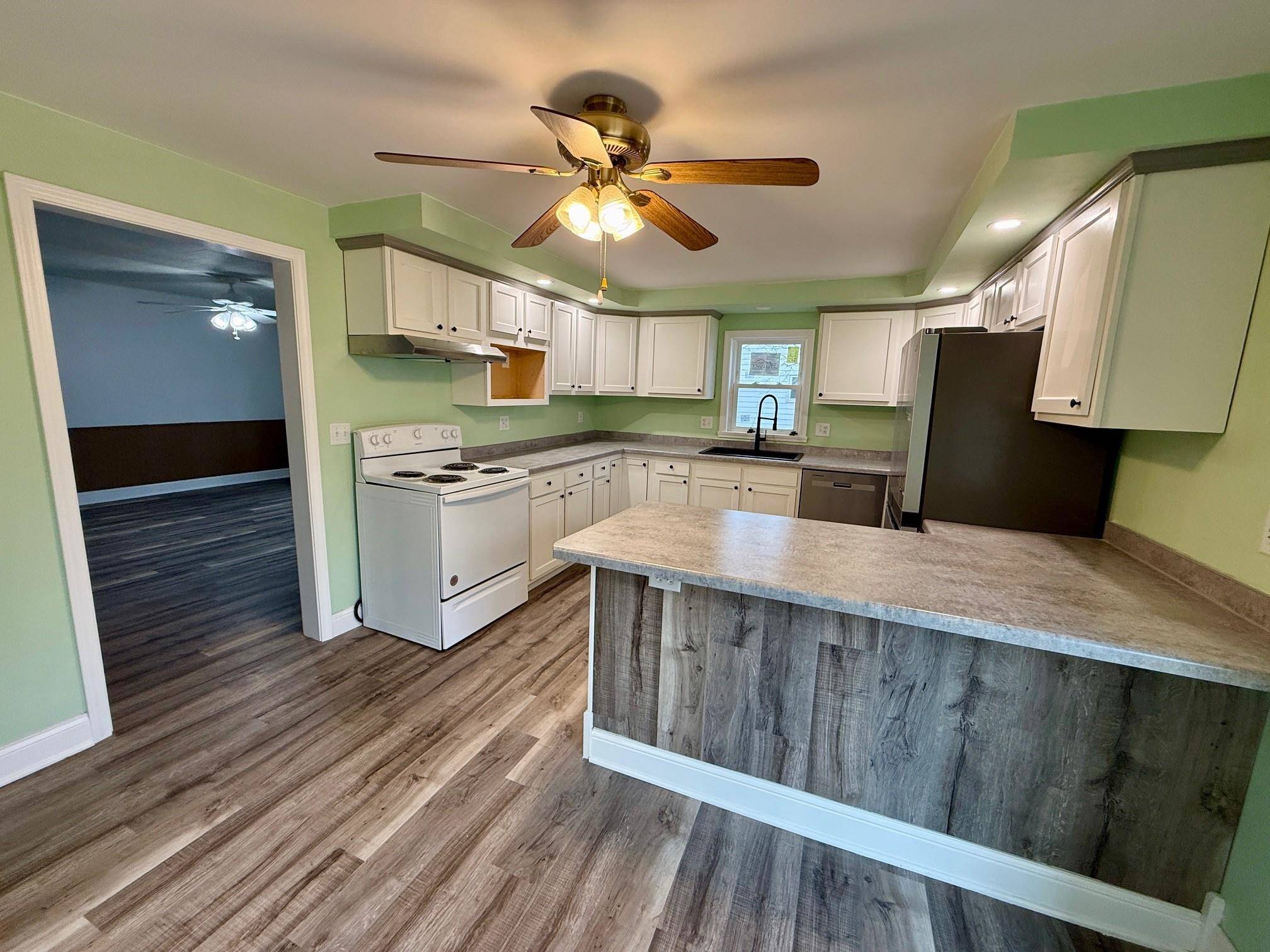 Baraboo, WI 53913,414 8th Street