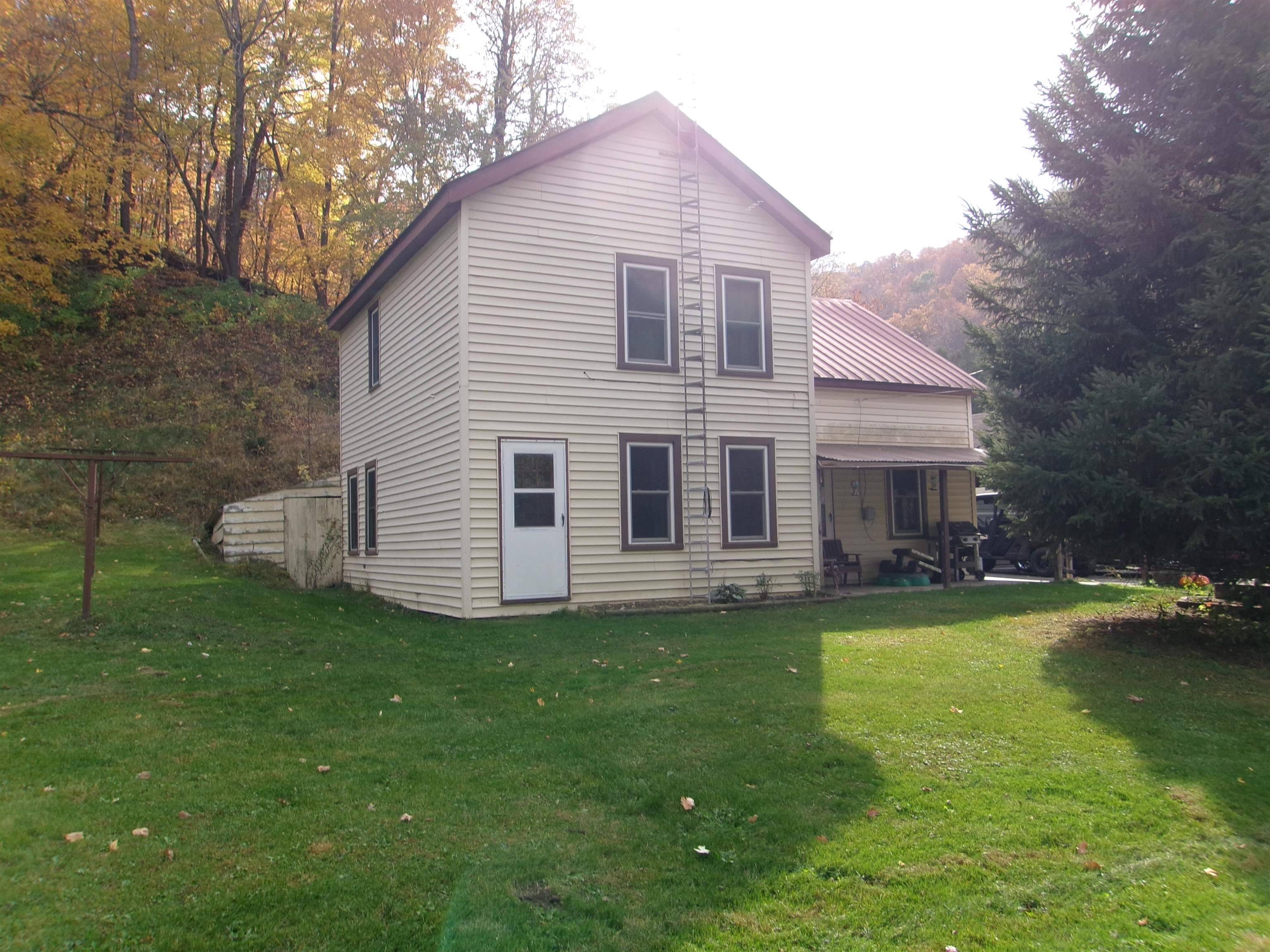Glen Haven, WI 53810,13153 Rock School Road Road
