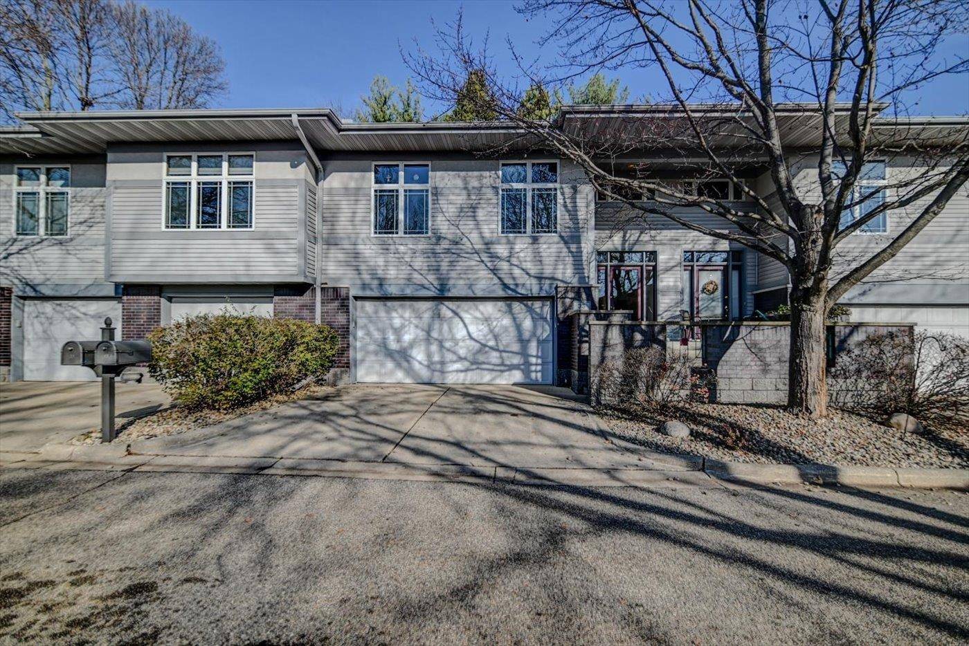 Madison, WI 53719,33 Deer Point Trail