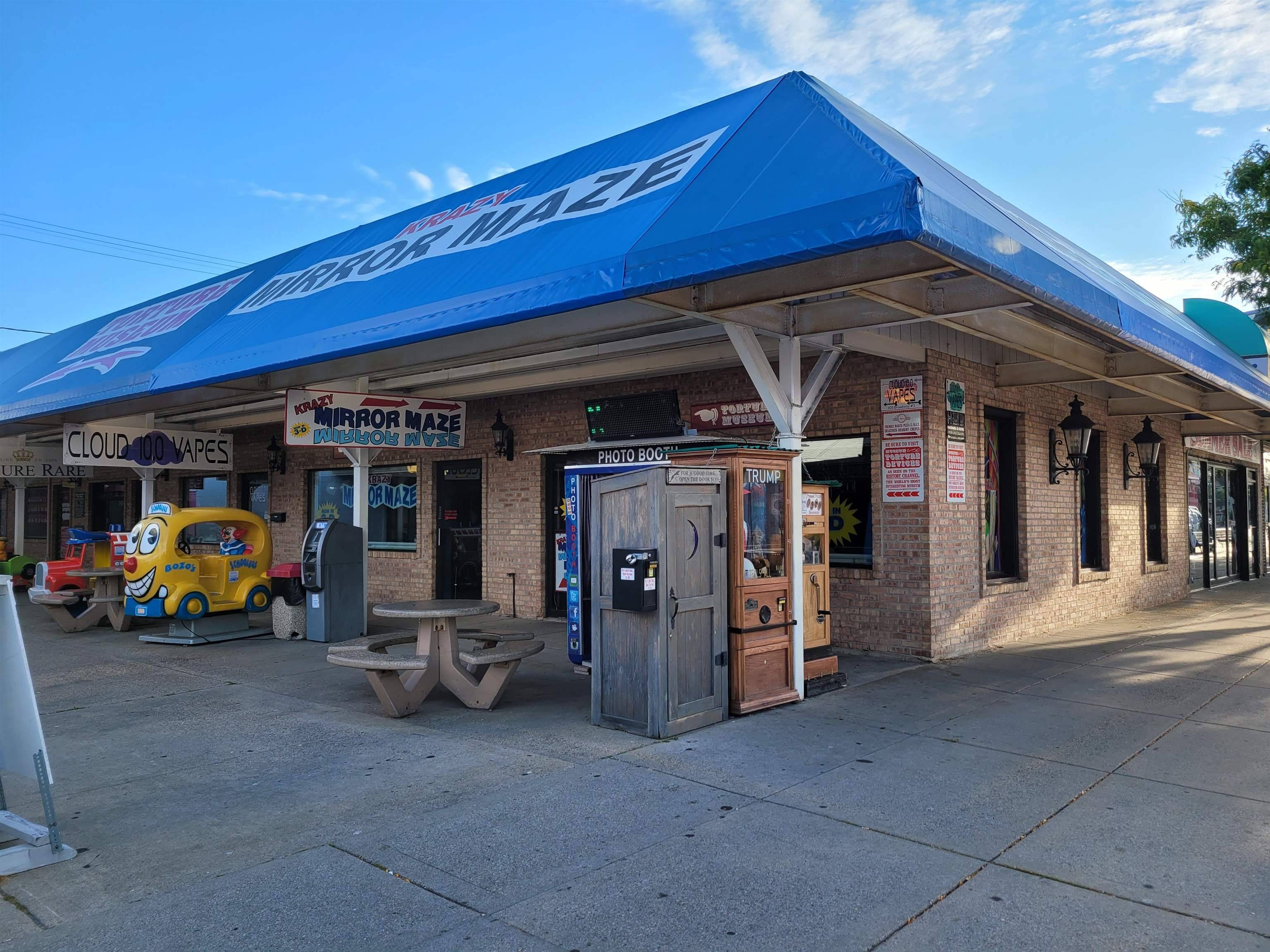 Wisconsin Dells, WI 53965,305 Broadway