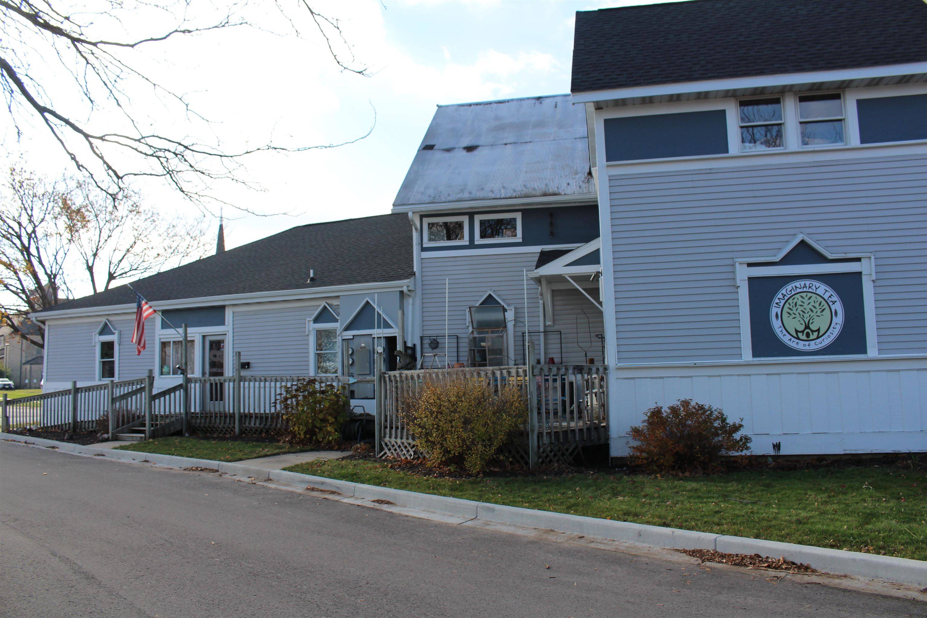 Waunakee, WI 53597,105 E 2nd Street