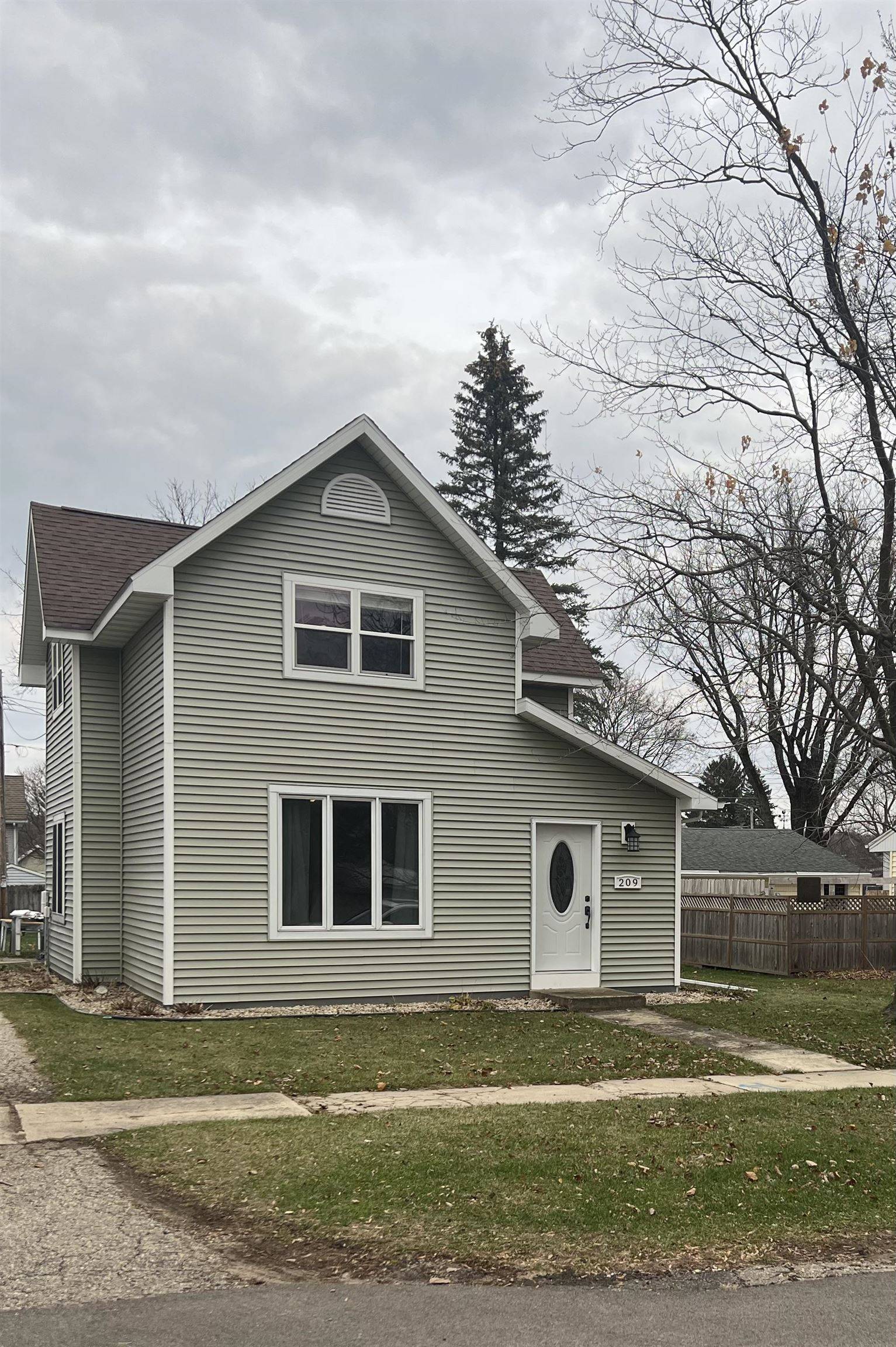 Rio, WI 53960-9625,209 Division Street