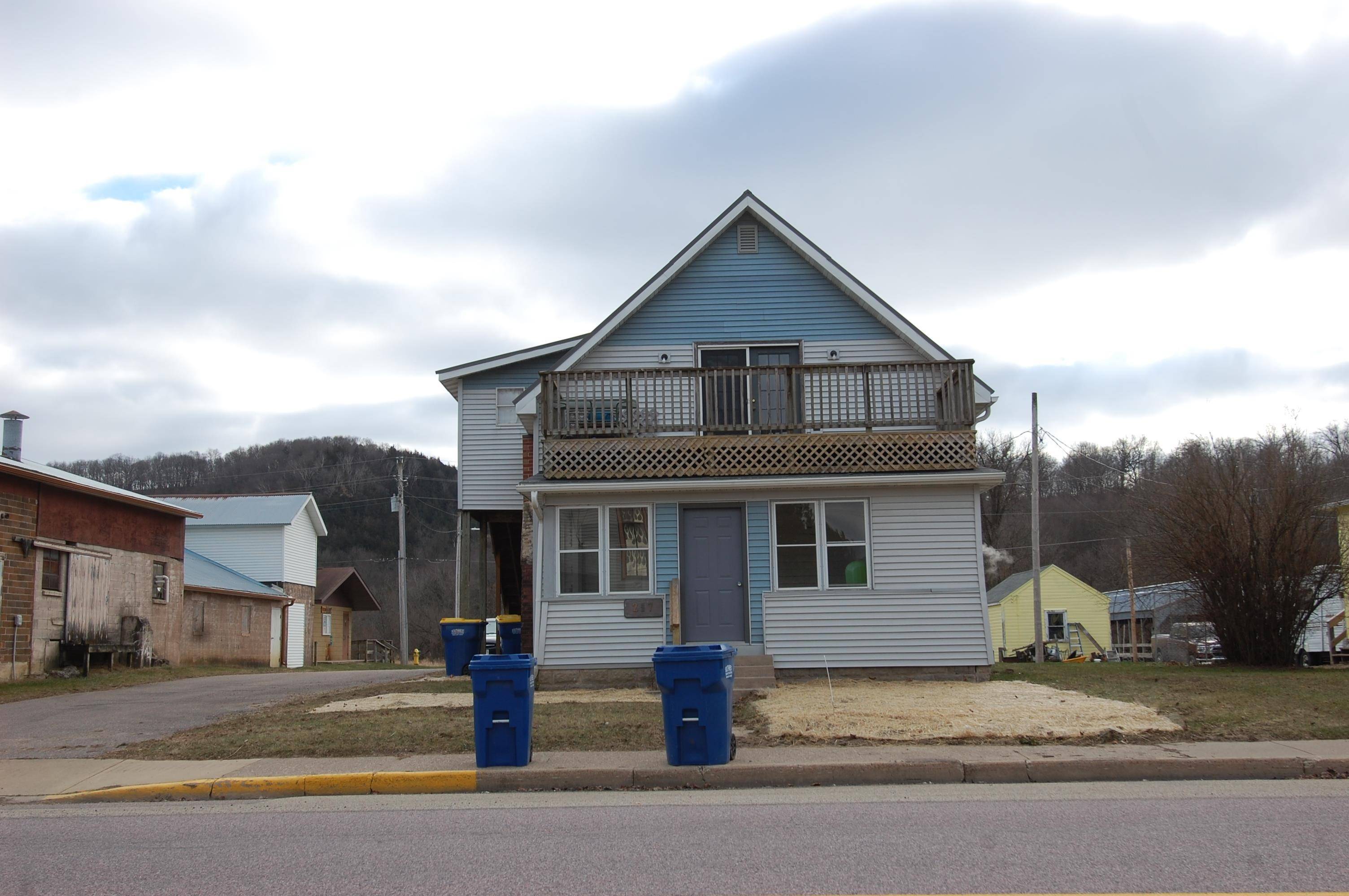 Viola, WI 54664,217 W Commercial St Street