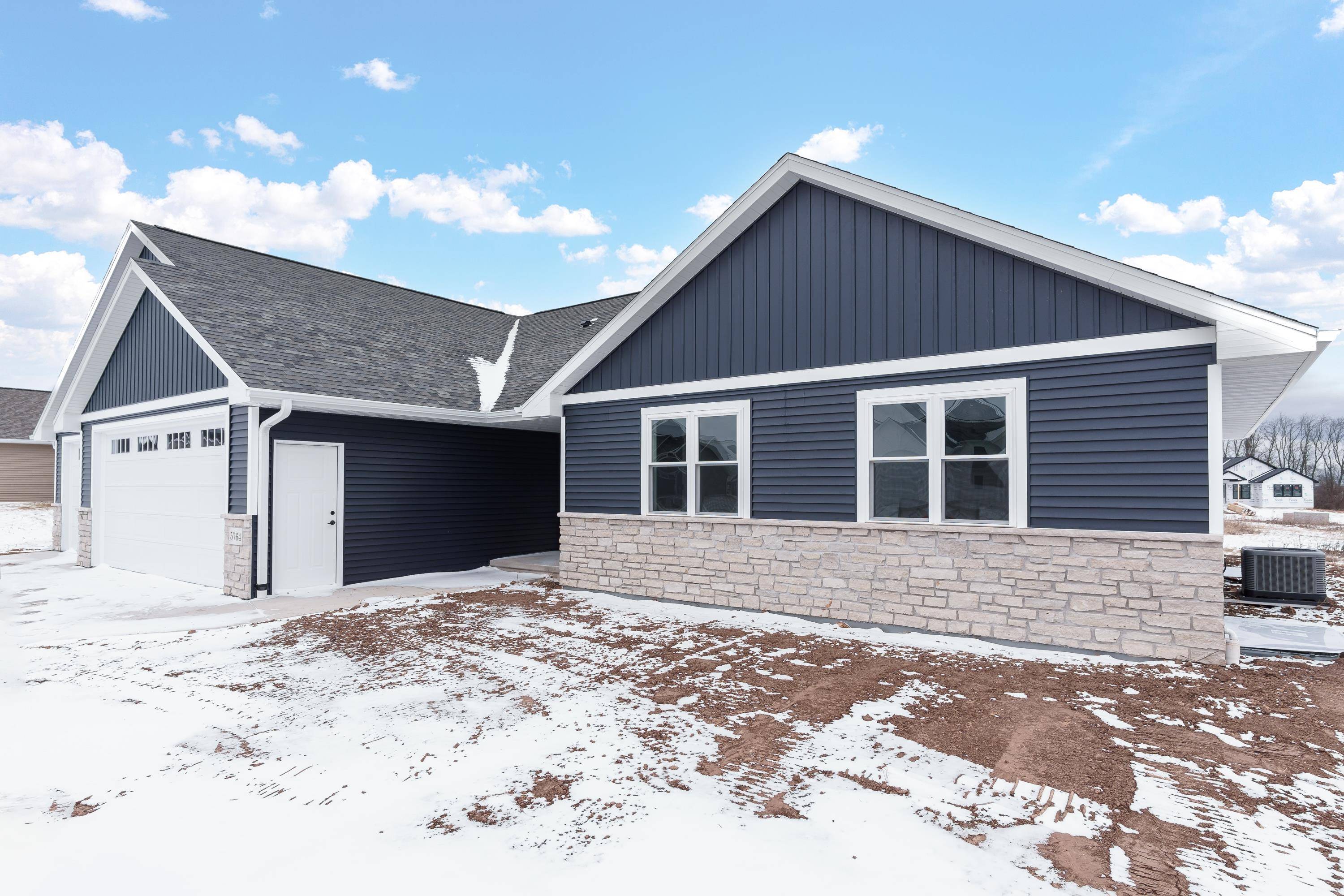 Appleton, WI 54913,5764 N Acadia Drive