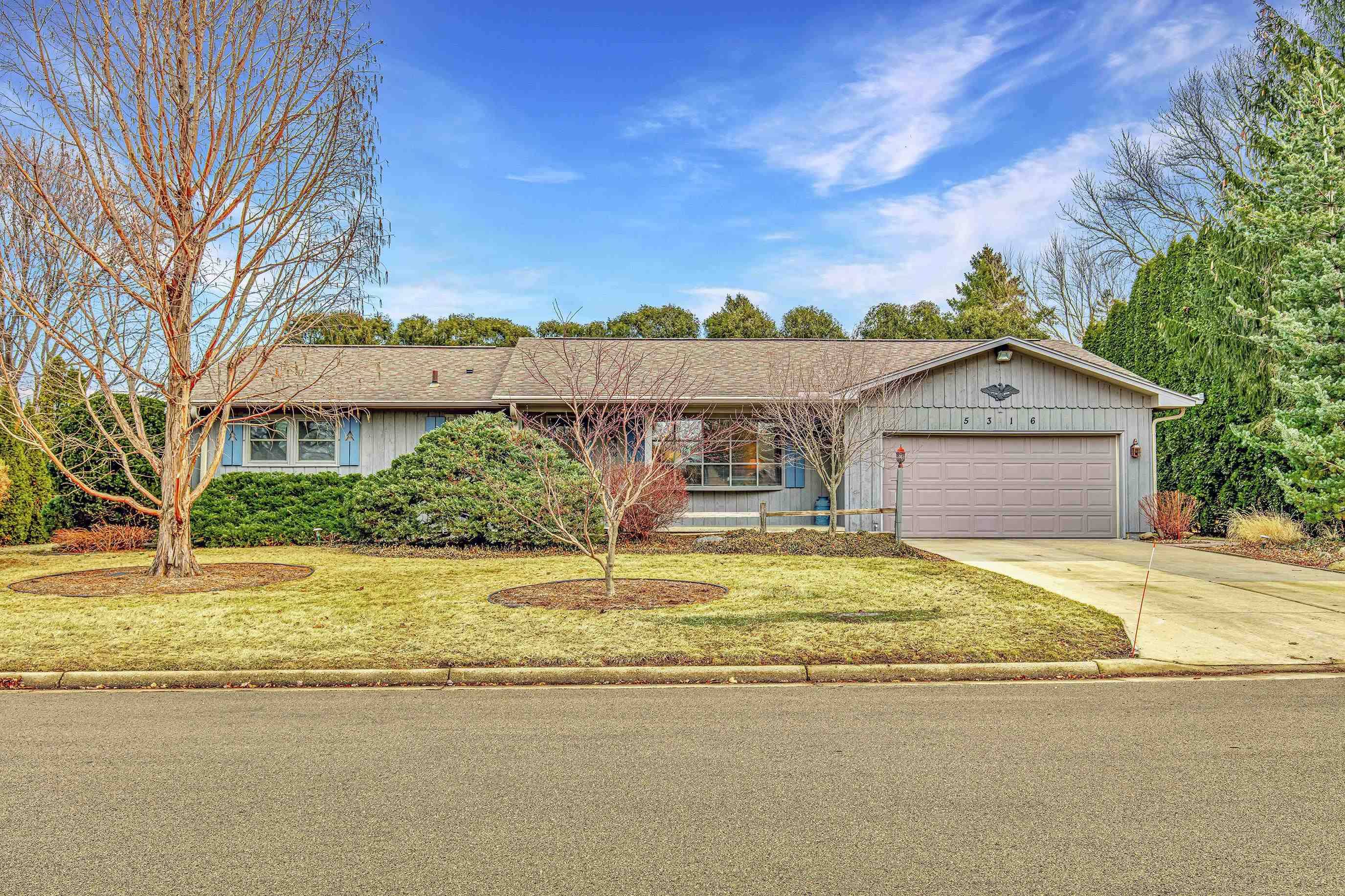 Mcfarland, WI 53558,5316 AUTUMN Lane