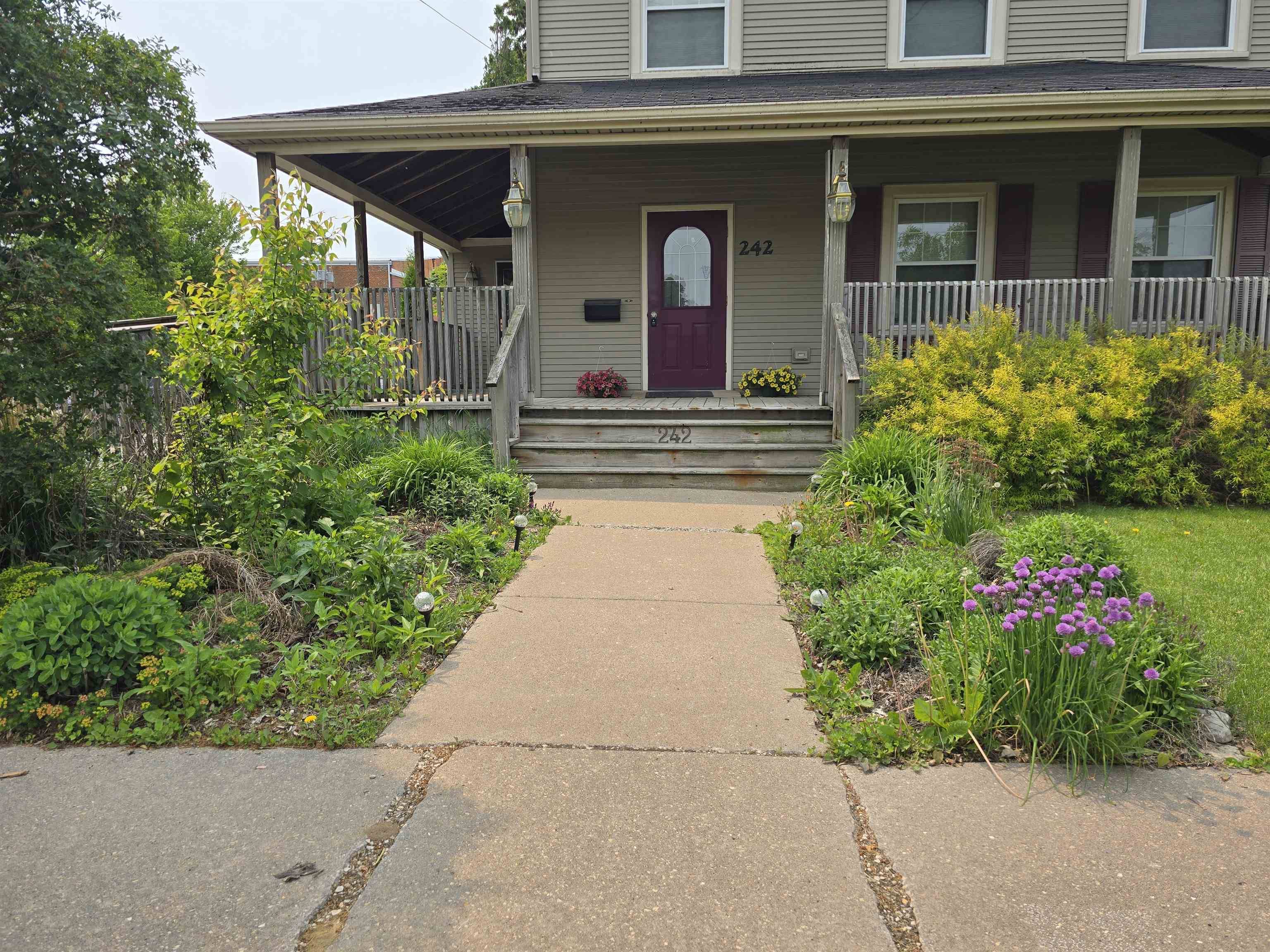 Lancaster, WI 53813,242 W Hickory Street