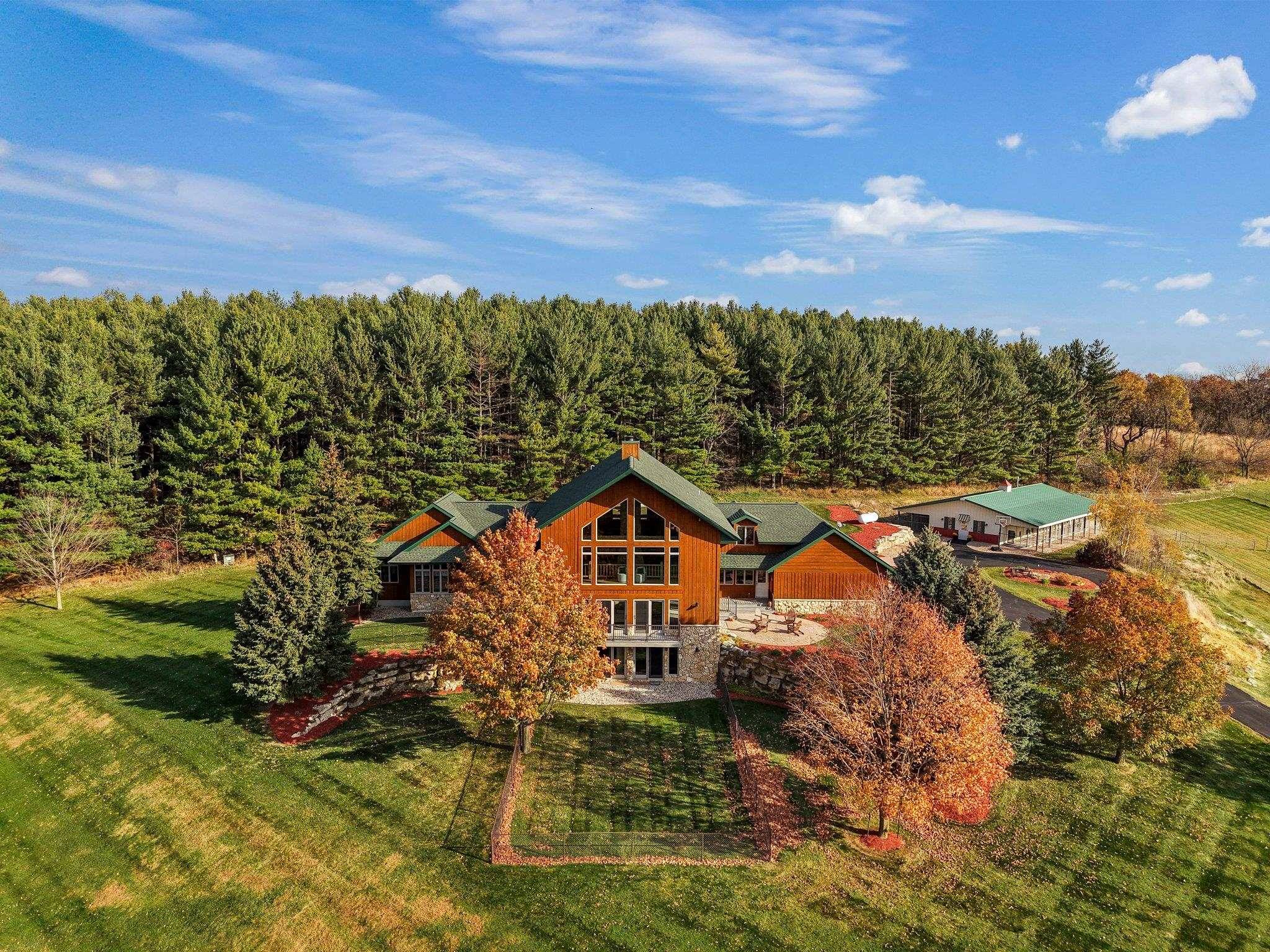 Black Earth, WI 53515,9321 Turkey Road