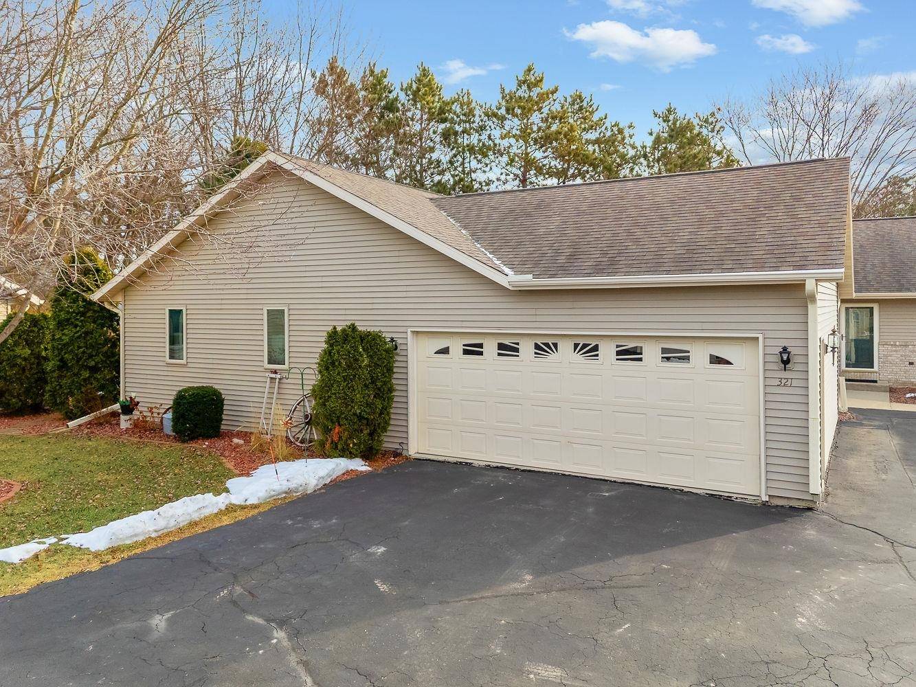 Reedsburg, WI 53959,321 N Golf Course Road