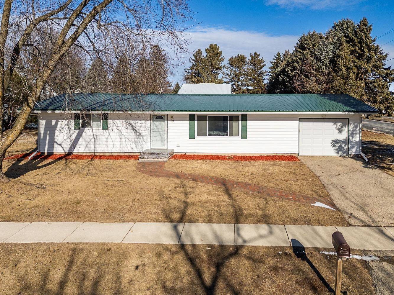 Marshall, WI 53559,315 Dairyland Avenue