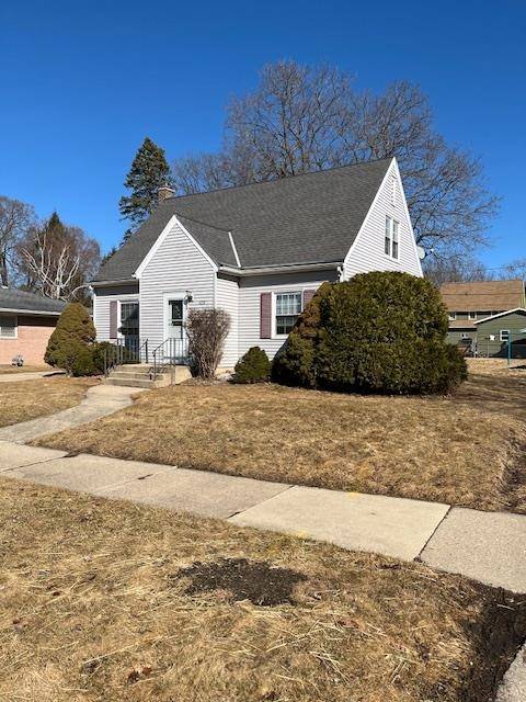 Janesville, WI 53545,926 Eisenhower Avenue