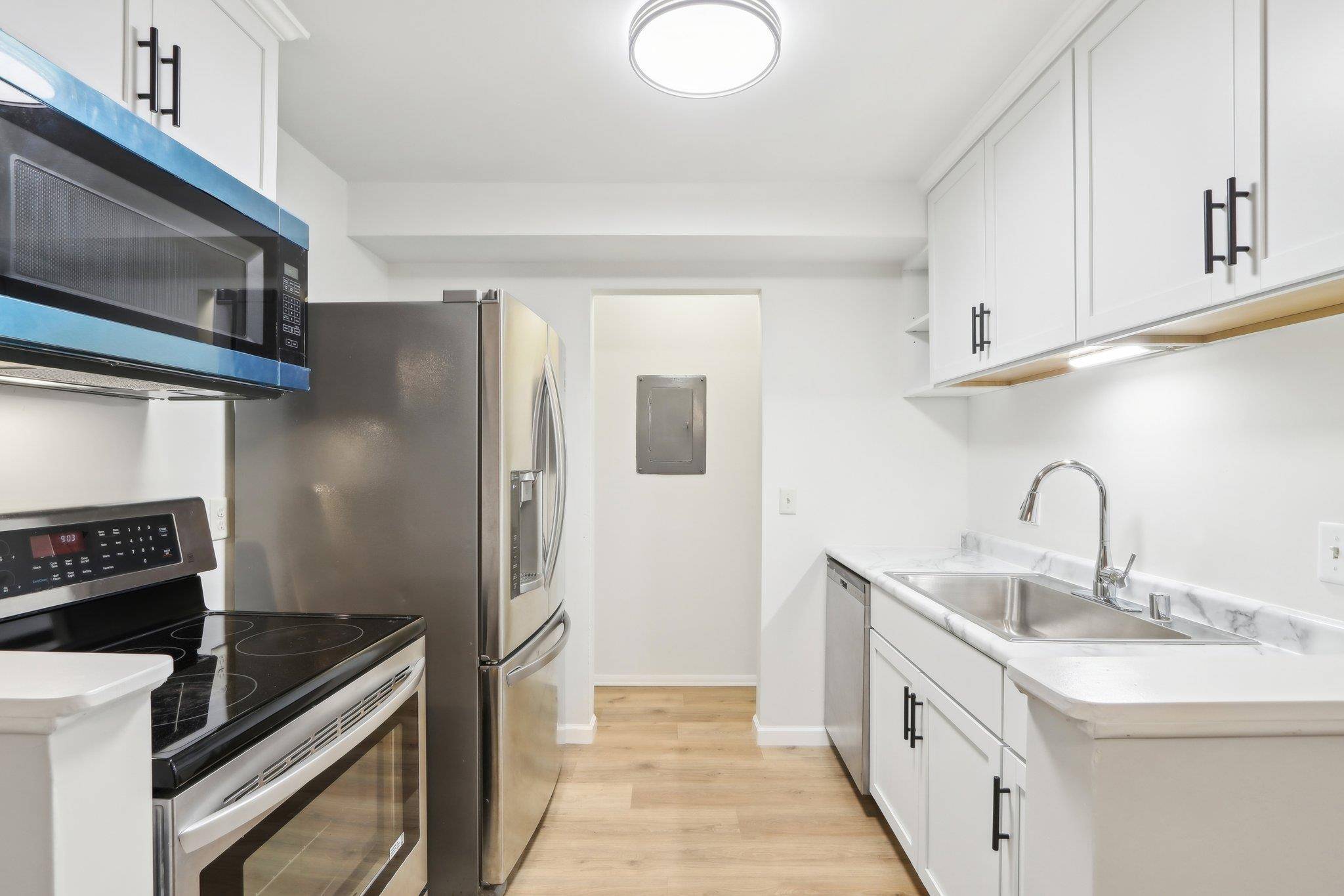 Madison, WI 53713,6439 Bridge Road #102