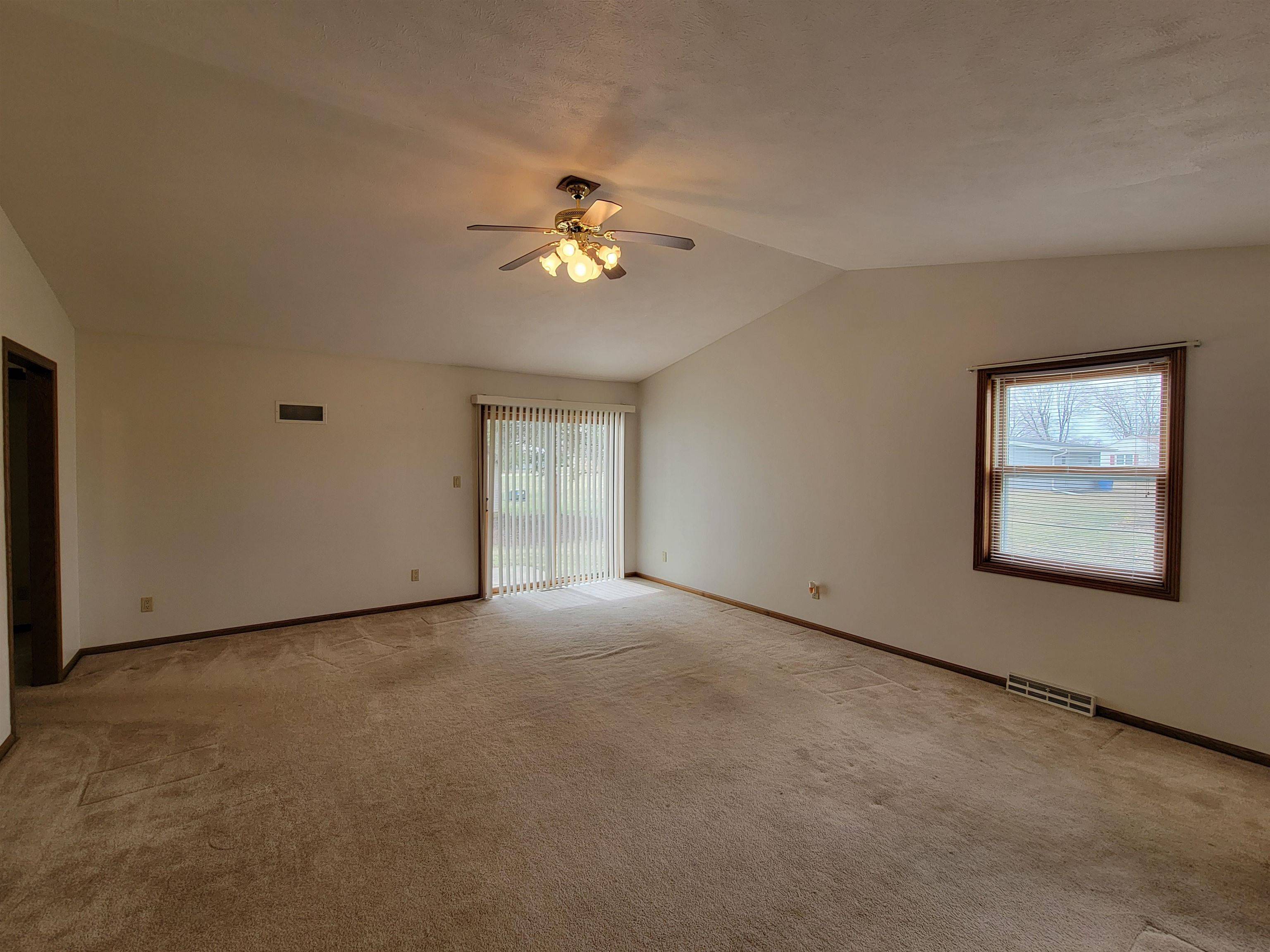Brodhead, WI 53520,604 1st Street