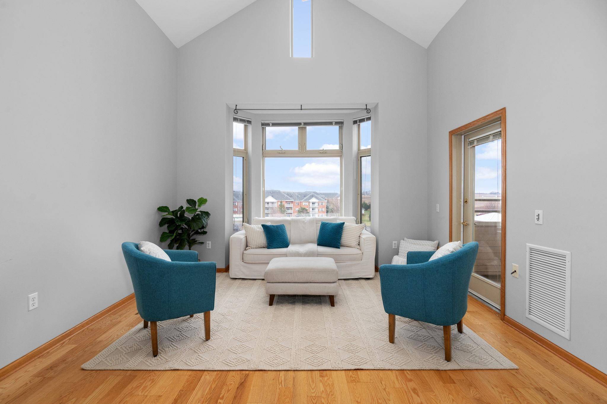 Madison, WI 53717,301 Harbour Town Drive #402