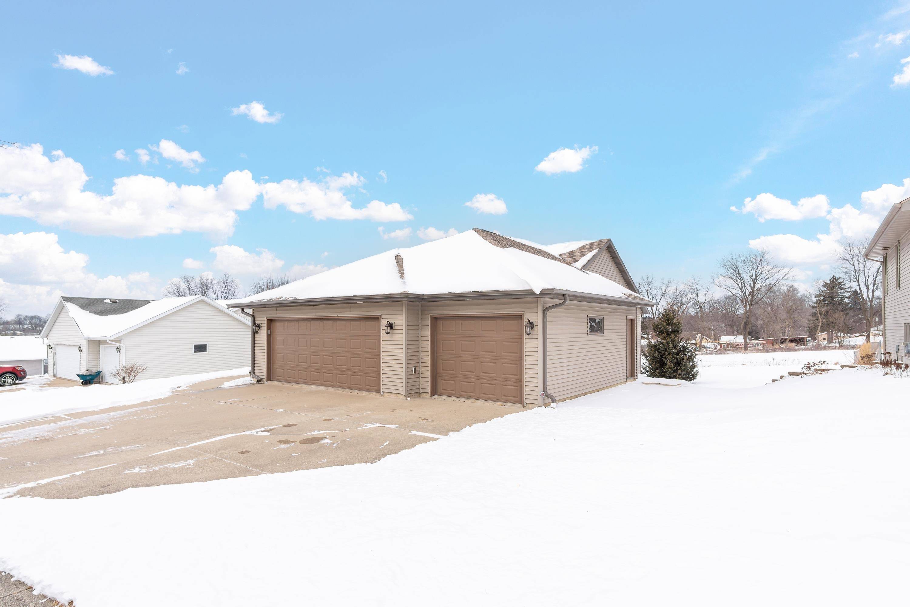 Milton, WI 53563,40 E Sunset Drive