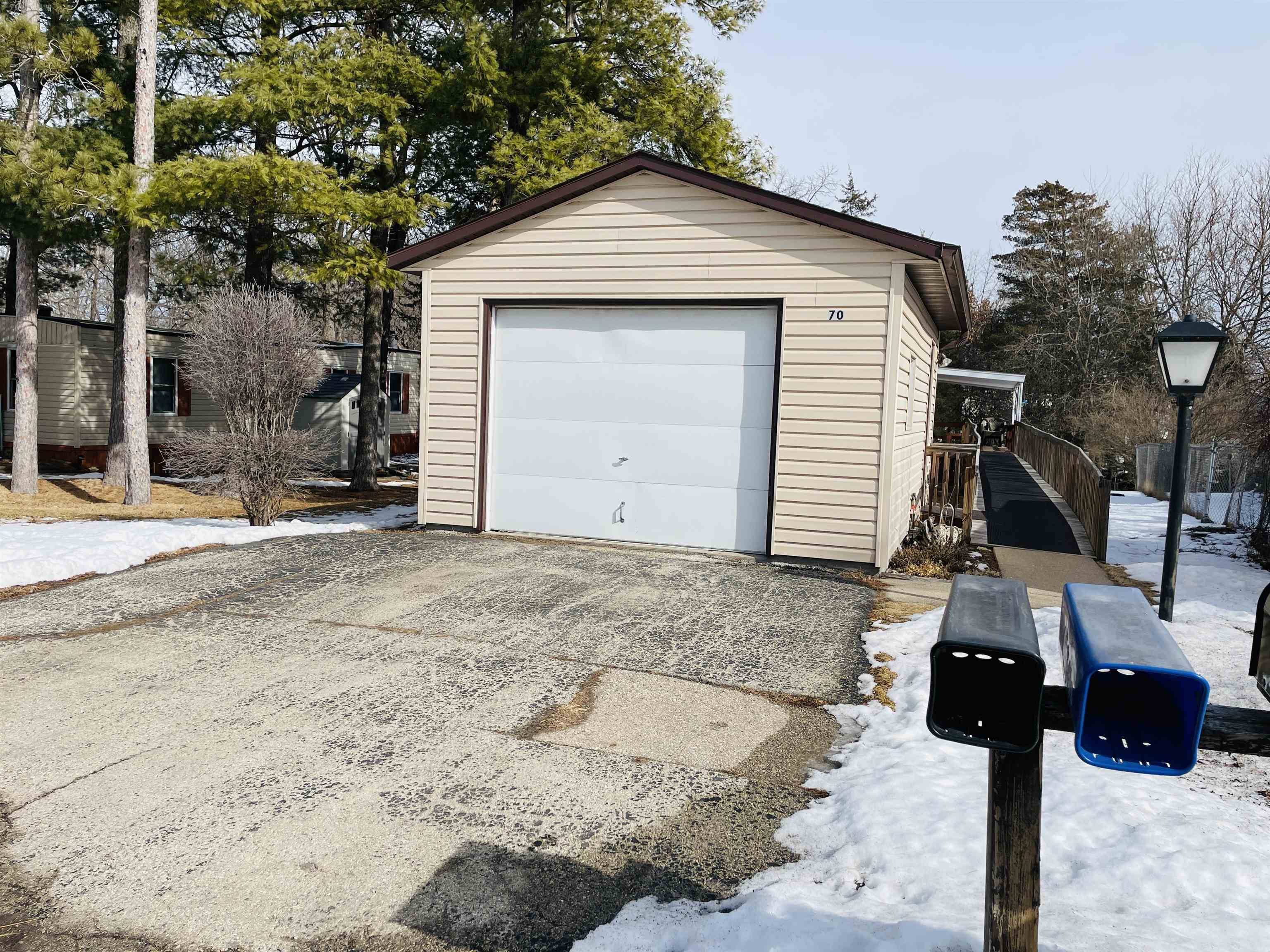 Janesville, WI 53548,70 Falling Creek Circle