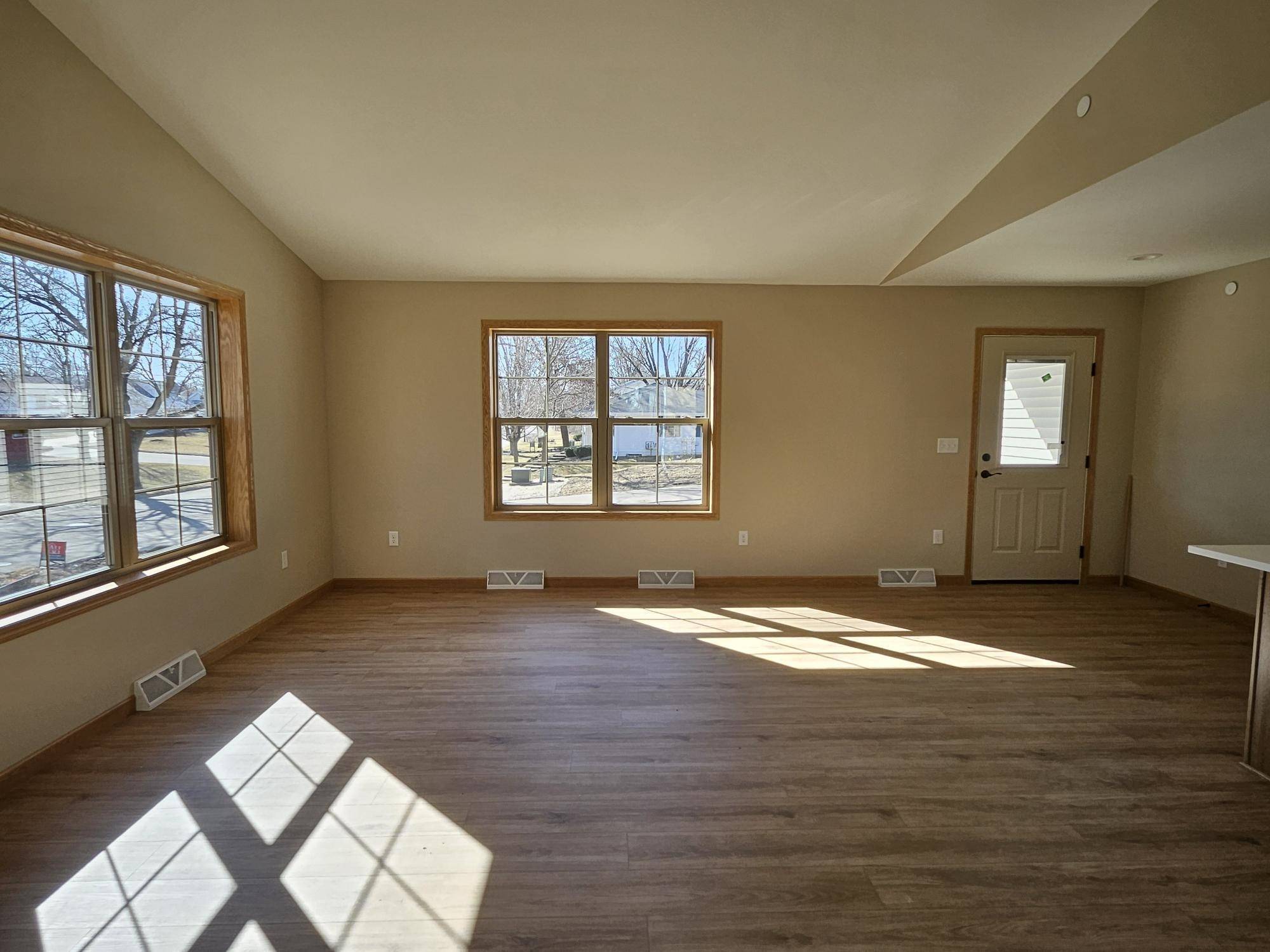 Janesville, WI 53545,915 Sutherland Avenue
