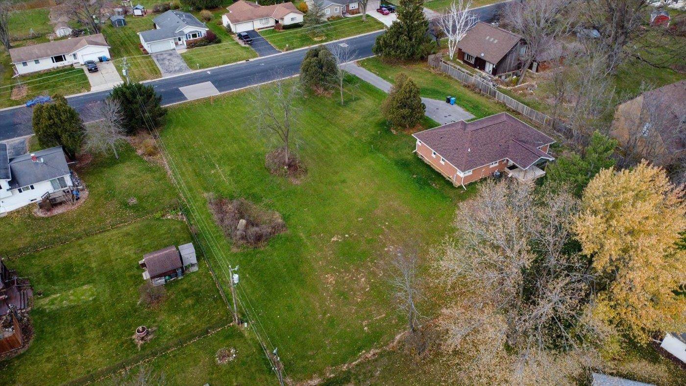 Verona, WI 53593,207 N Nine Mound Road