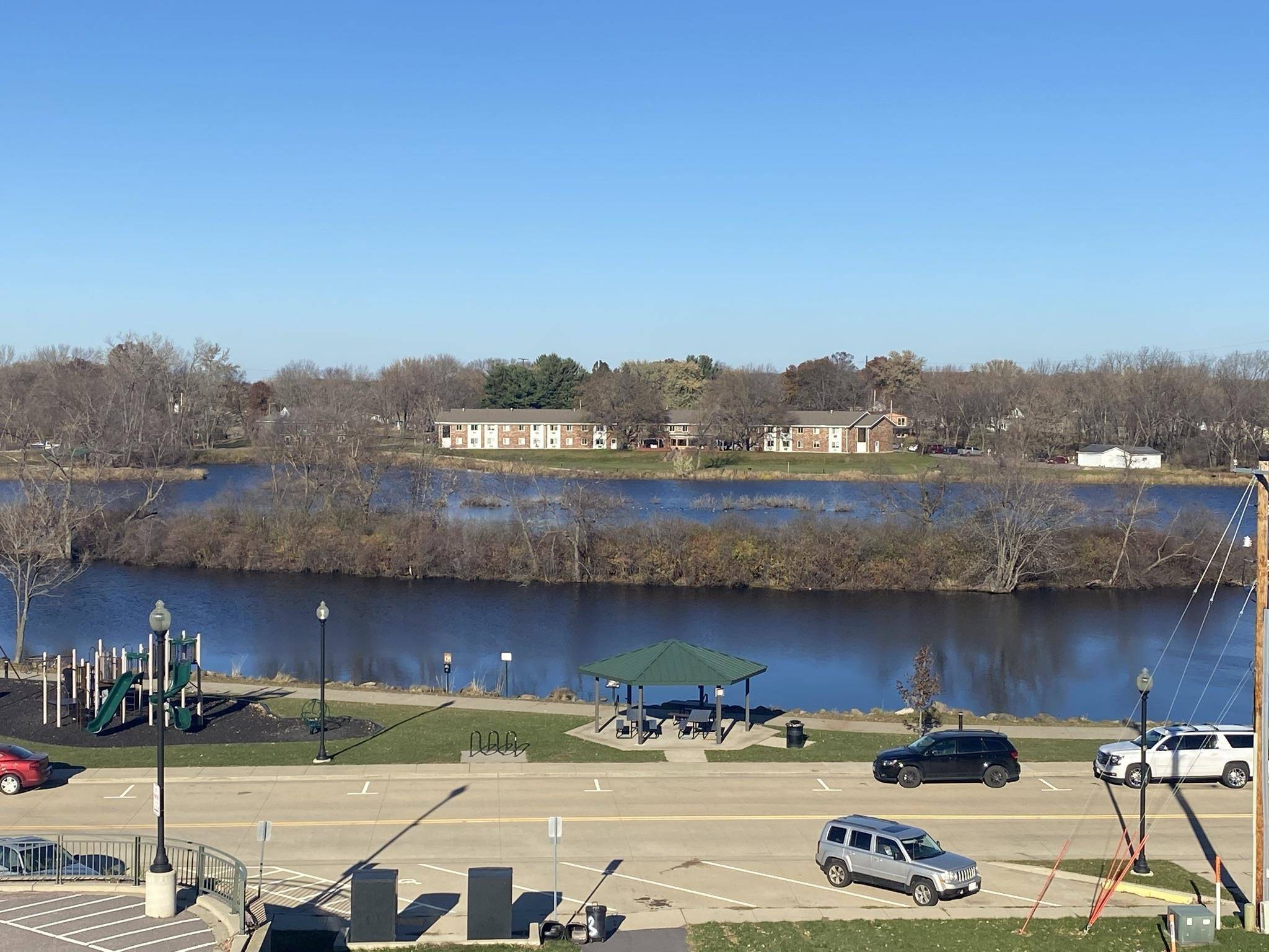 Mauston, WI 53948,207 E State Street