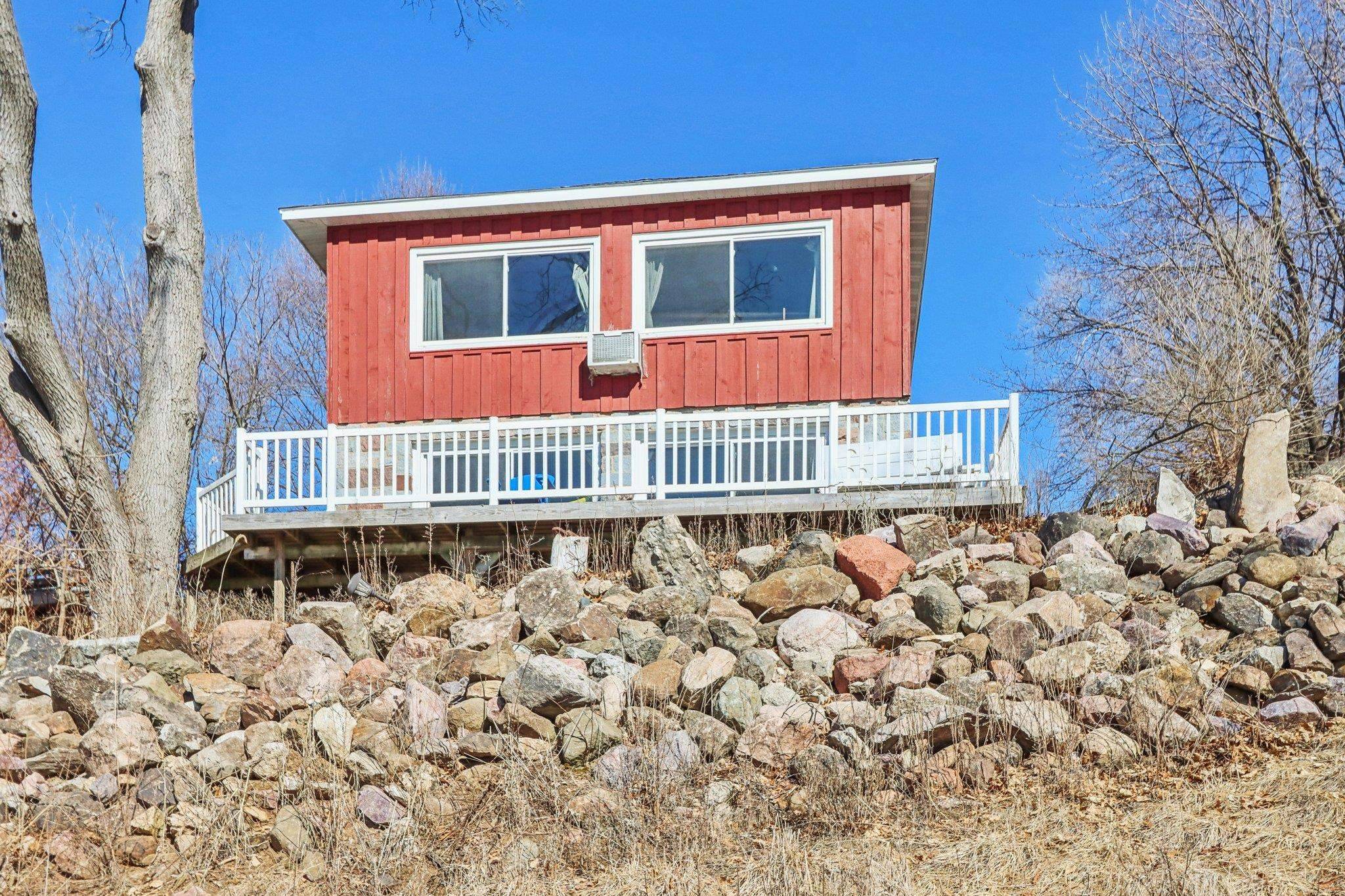 Portage, WI 53901-9473,121 Lake Road