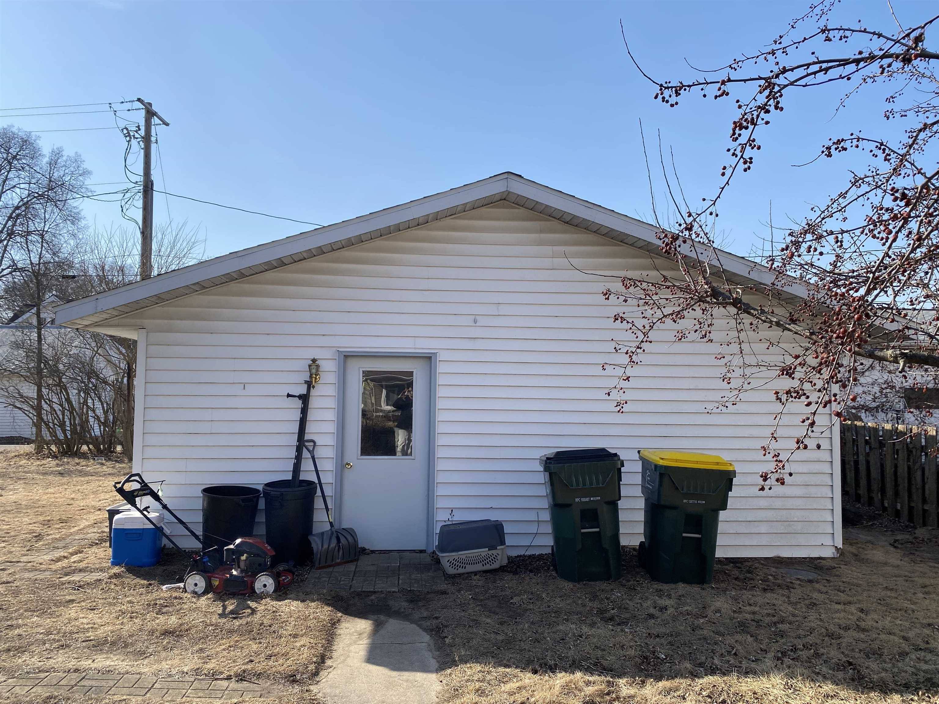Sauk City, WI 53583-1518,915 Madison Street