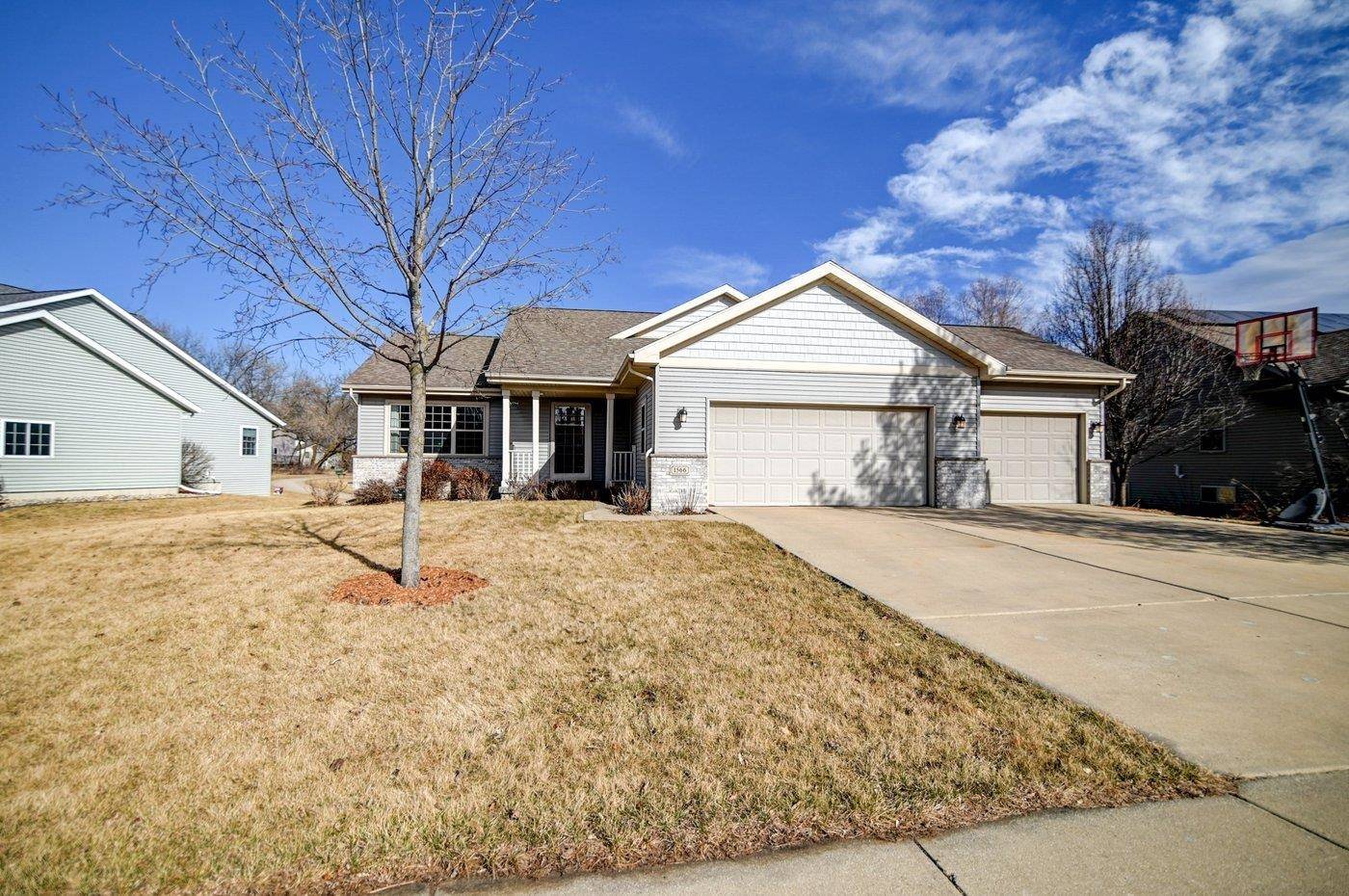 Sun Prairie, WI 53590,1566 Chadsworth Drive
