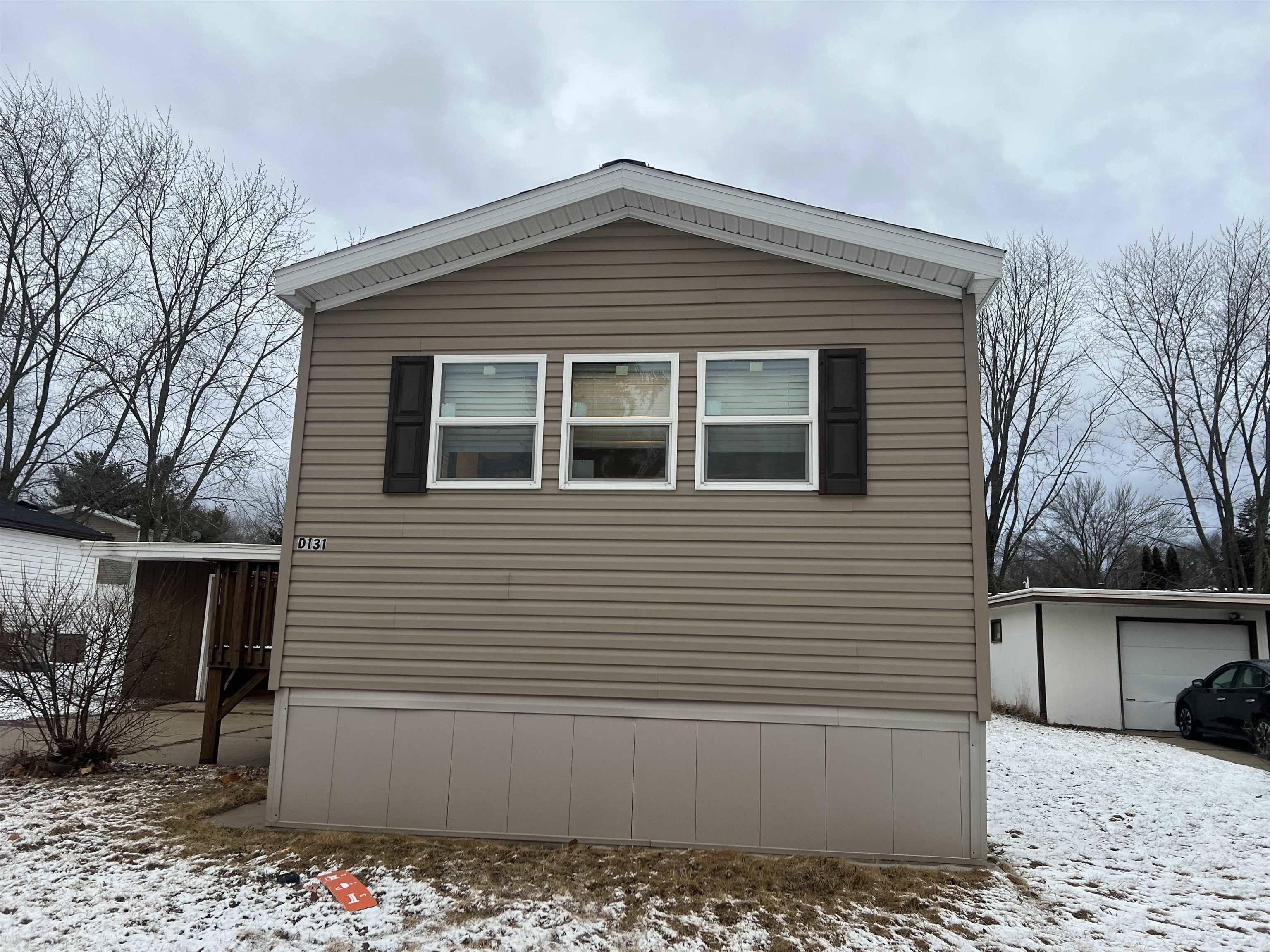 Dousman, WI 53118,N2639 County Road Z #D131