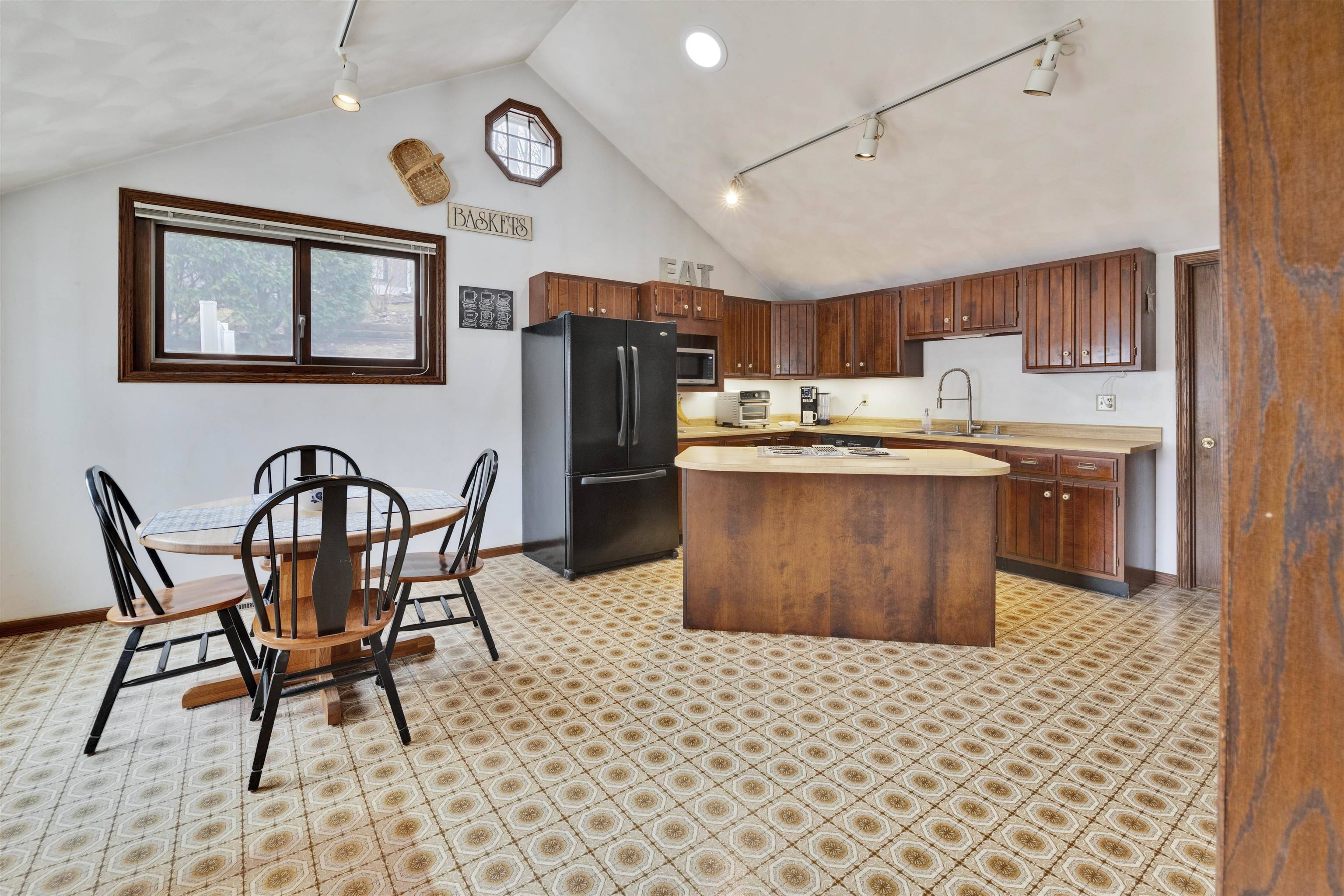 Middleton, WI 53562,7615 Terrace Avenue