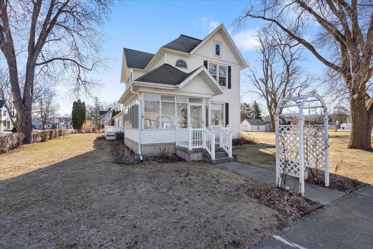 Black Earth, WI 53515,1503 Blue Mounds Street
