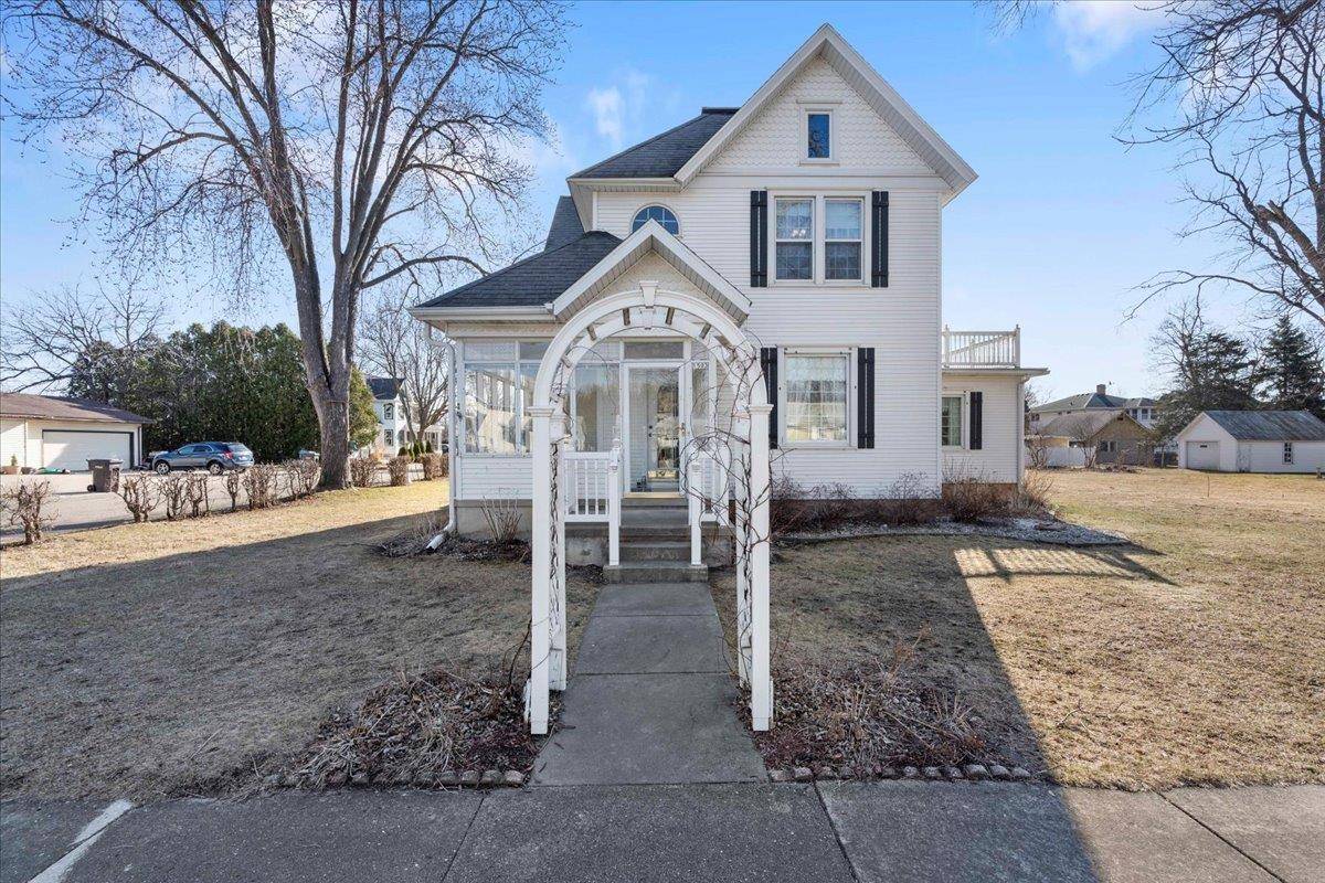 Black Earth, WI 53515,1503 Blue Mounds Street