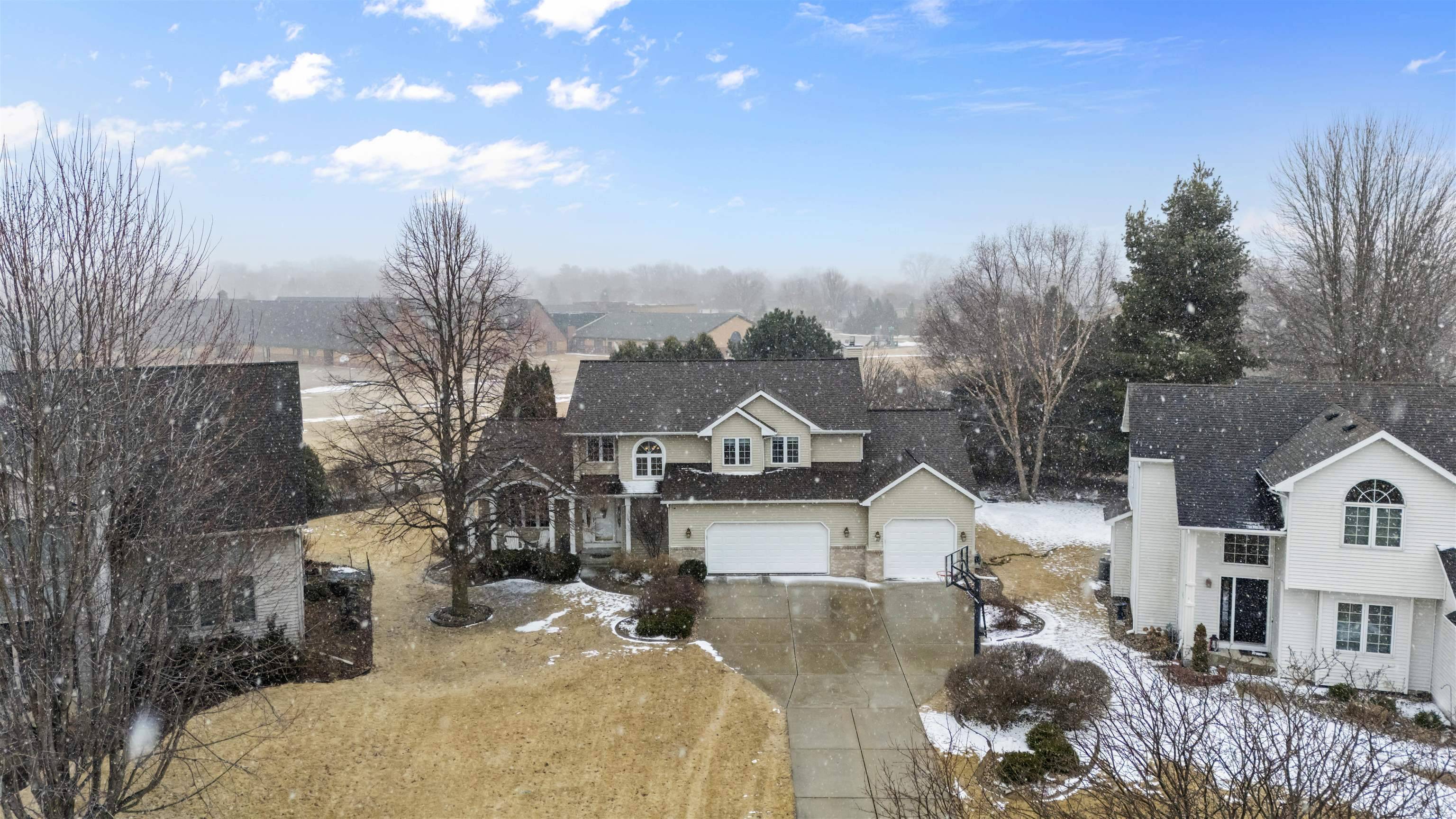 Waunakee, WI 53597,816 Turnberry Drive