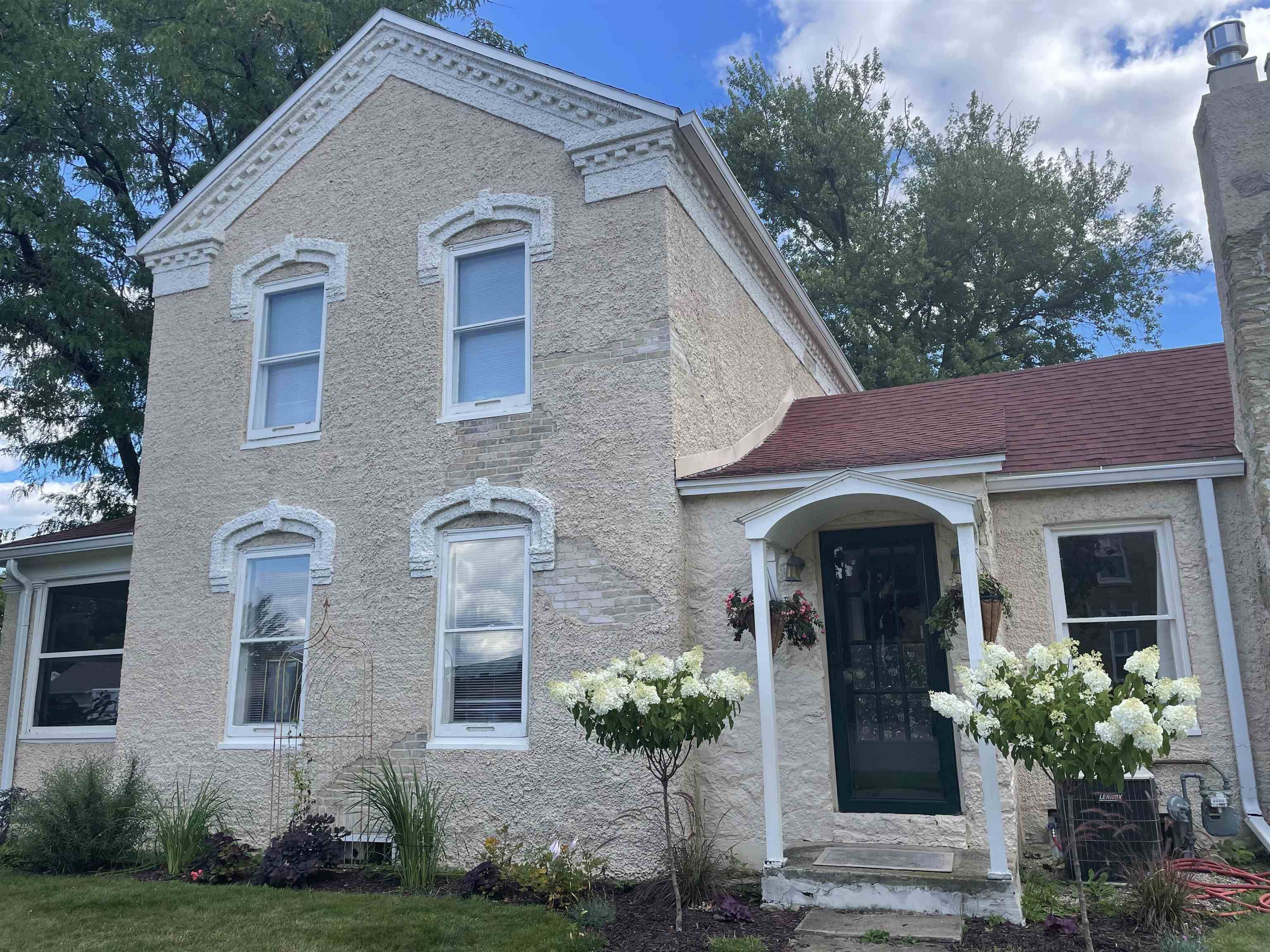 Prairie Du Sac, WI 53578,485 3rd Street