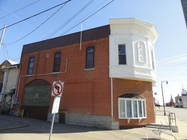 Lancaster, WI 53813,217 W Cherry St