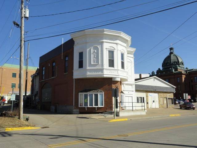 Lancaster, WI 53813,217 W Cherry St