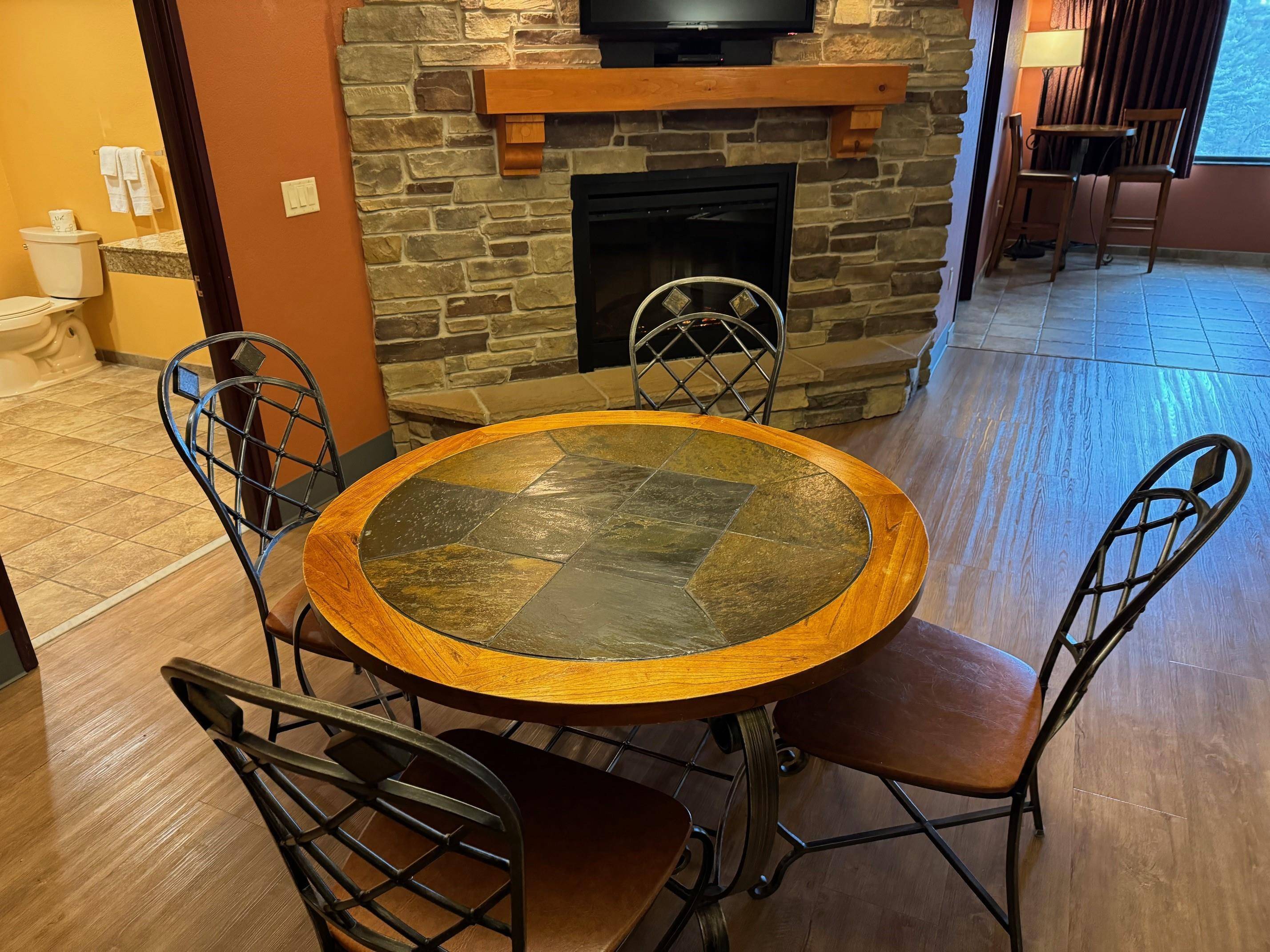 Wisconsin Dells, WI 53965,2411 RIVER Road #2415