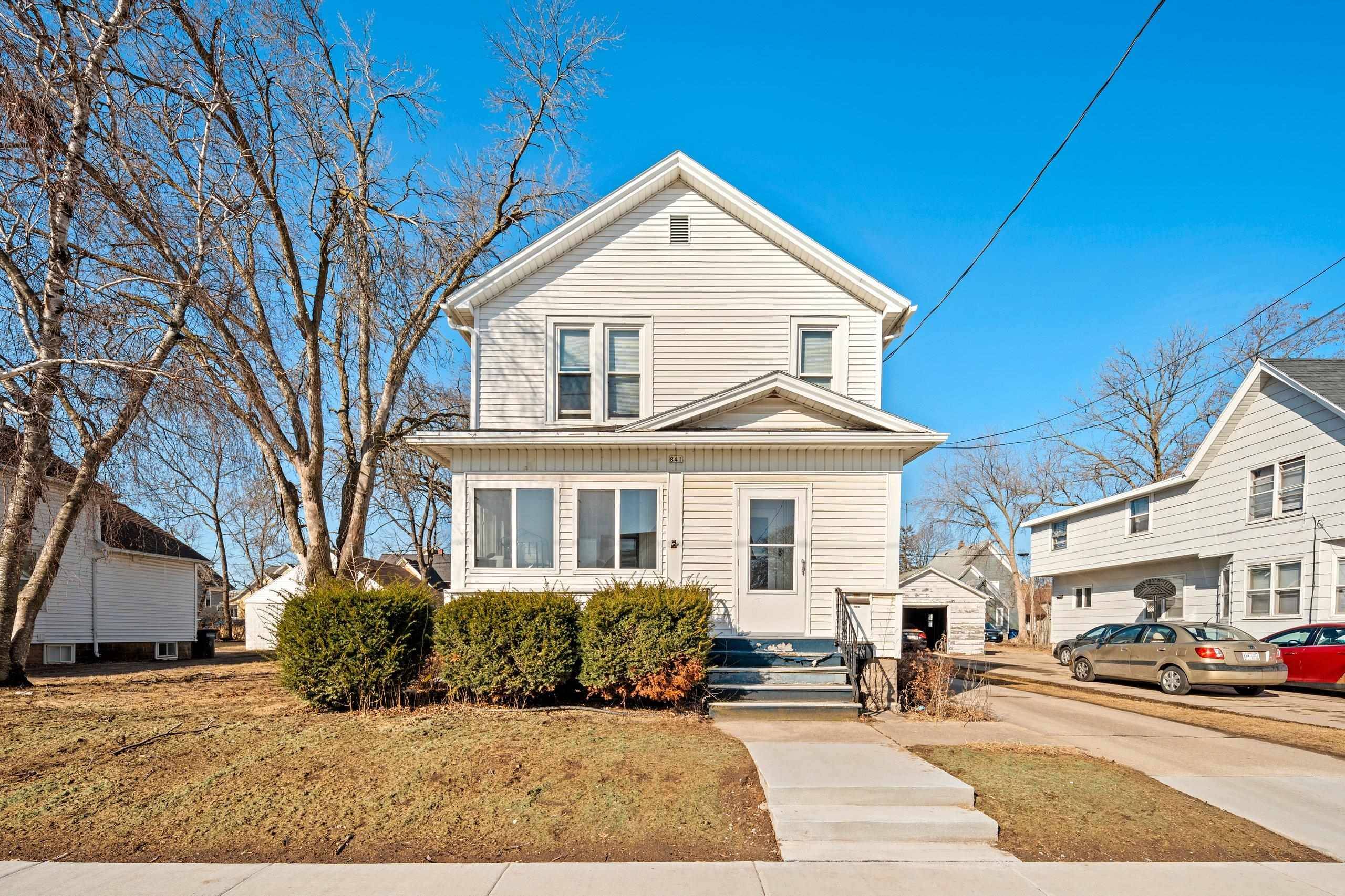 Oshkosh, WI 54901,841 Cherry Street