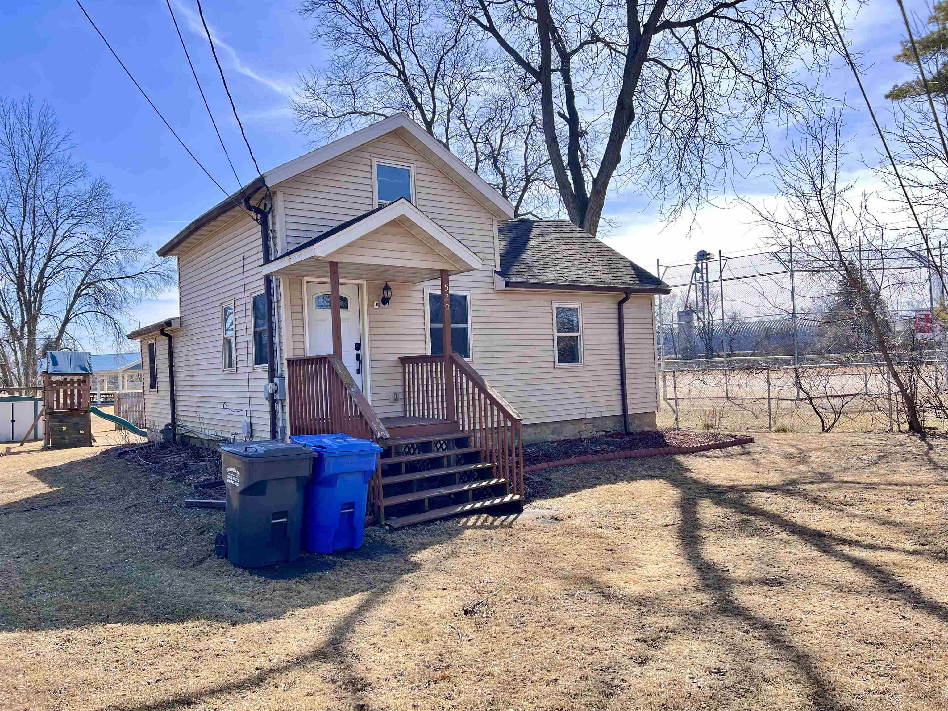 Columbus, WI 53925,520 N Spring Street