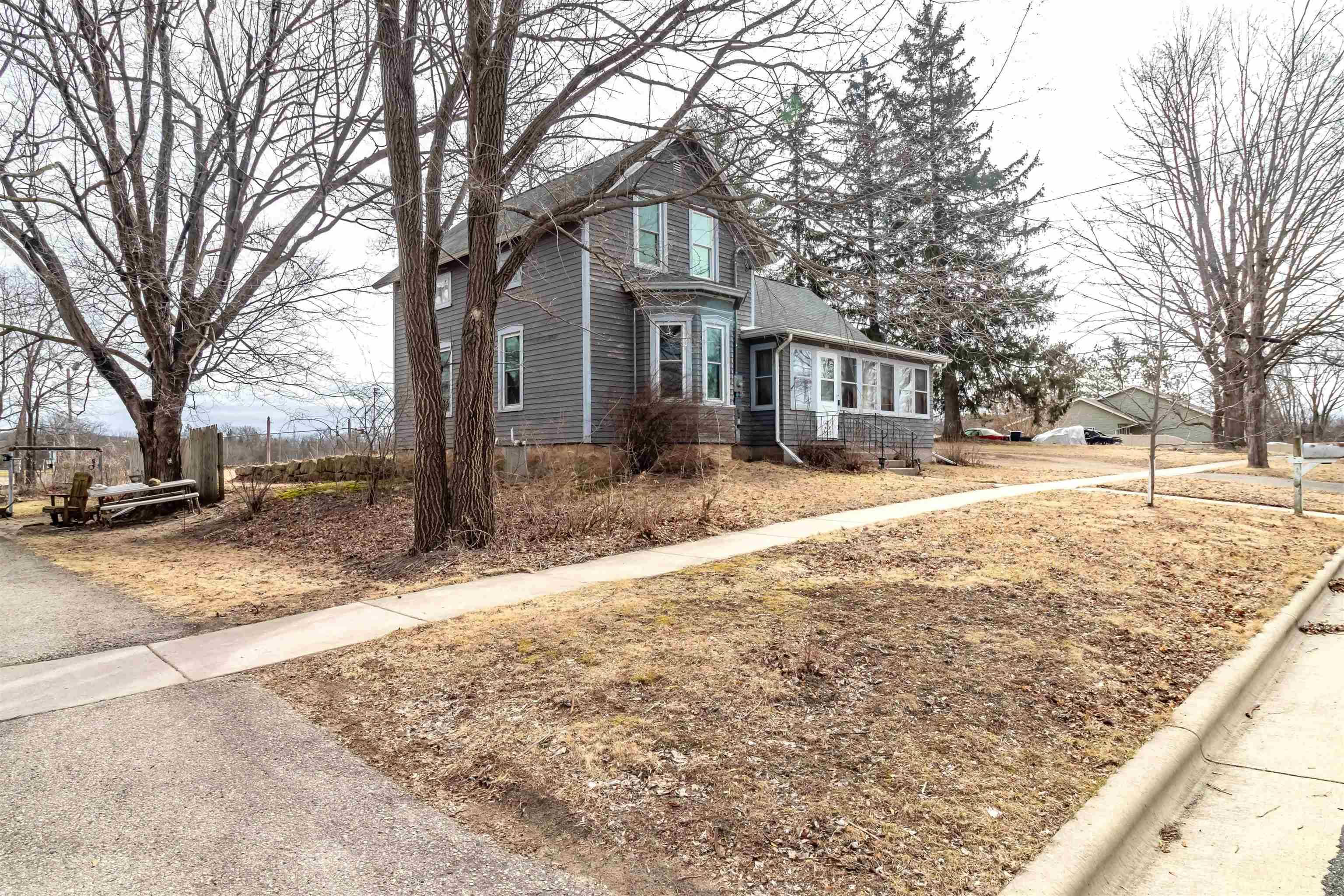Poynette, WI 53955,237 S Lincoln Street