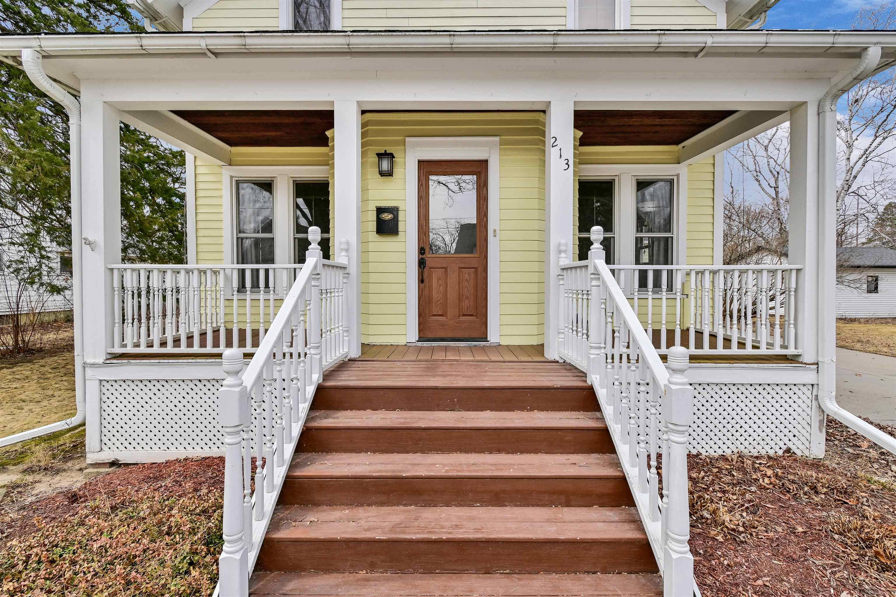 Lake Mills, WI 53551-1627,213 S Washington Street