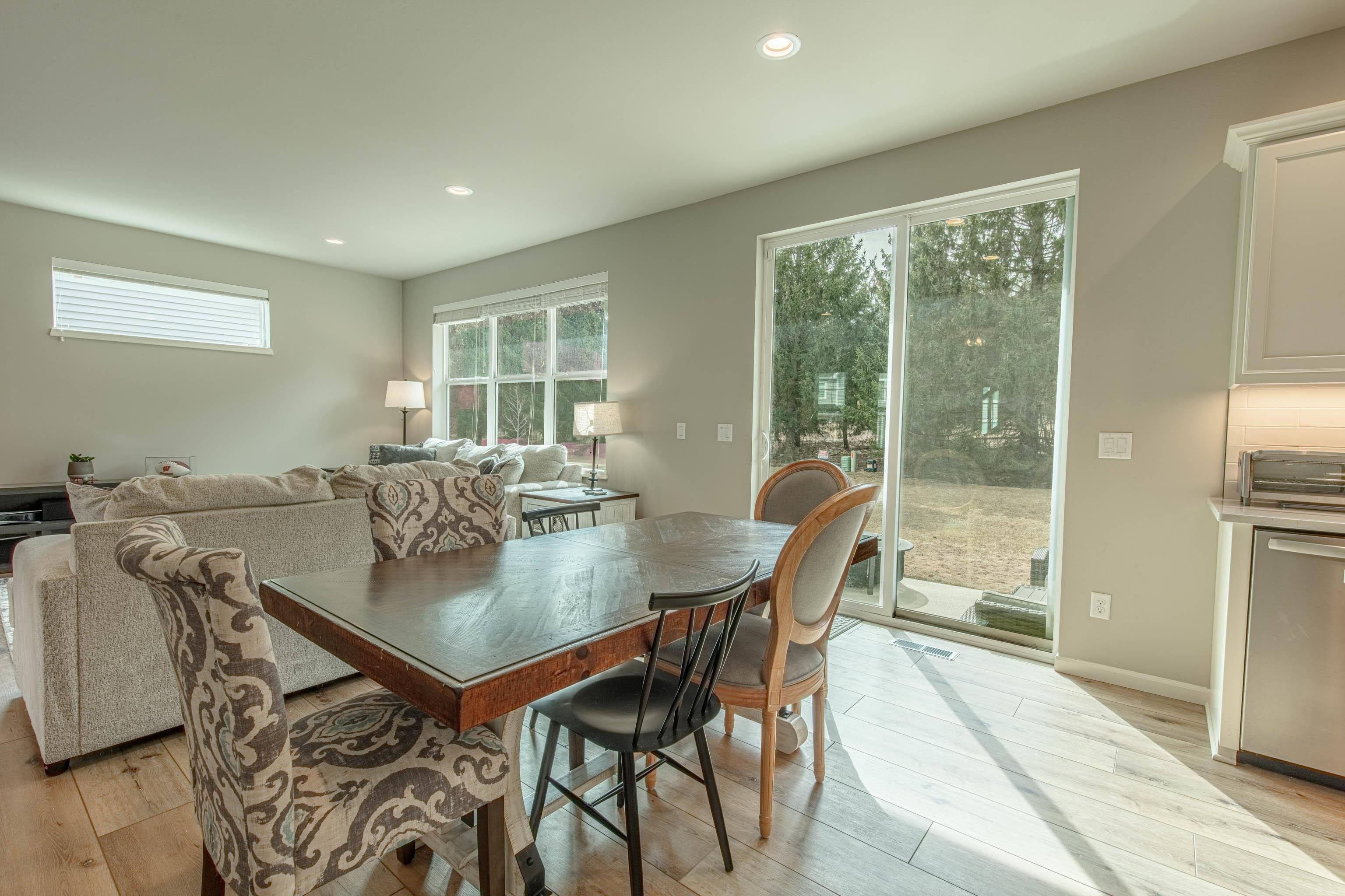 Verona, WI 53593,9425 Tawny Acorn Drive