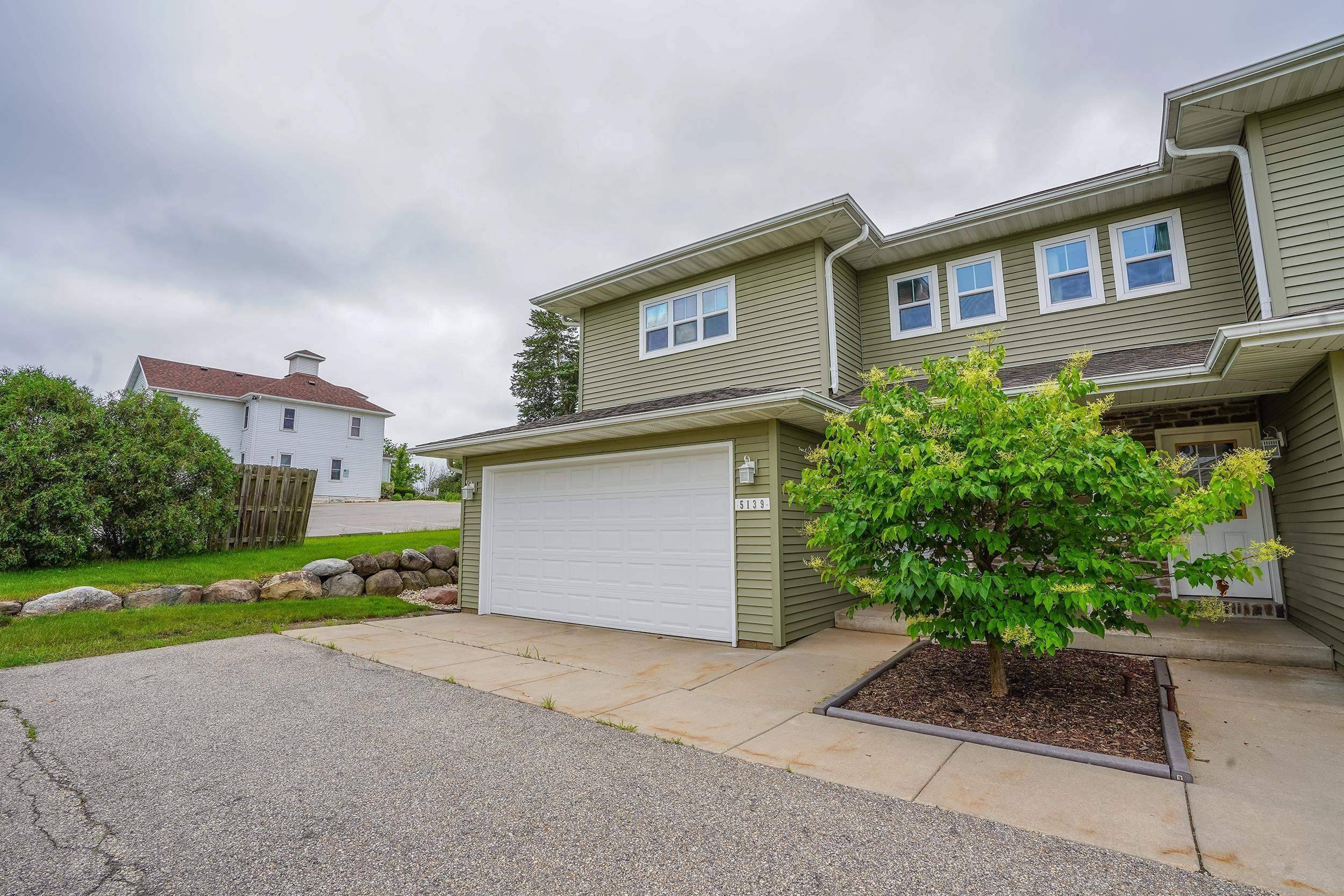 Madison, WI 53718,5137 Merwood Lane
