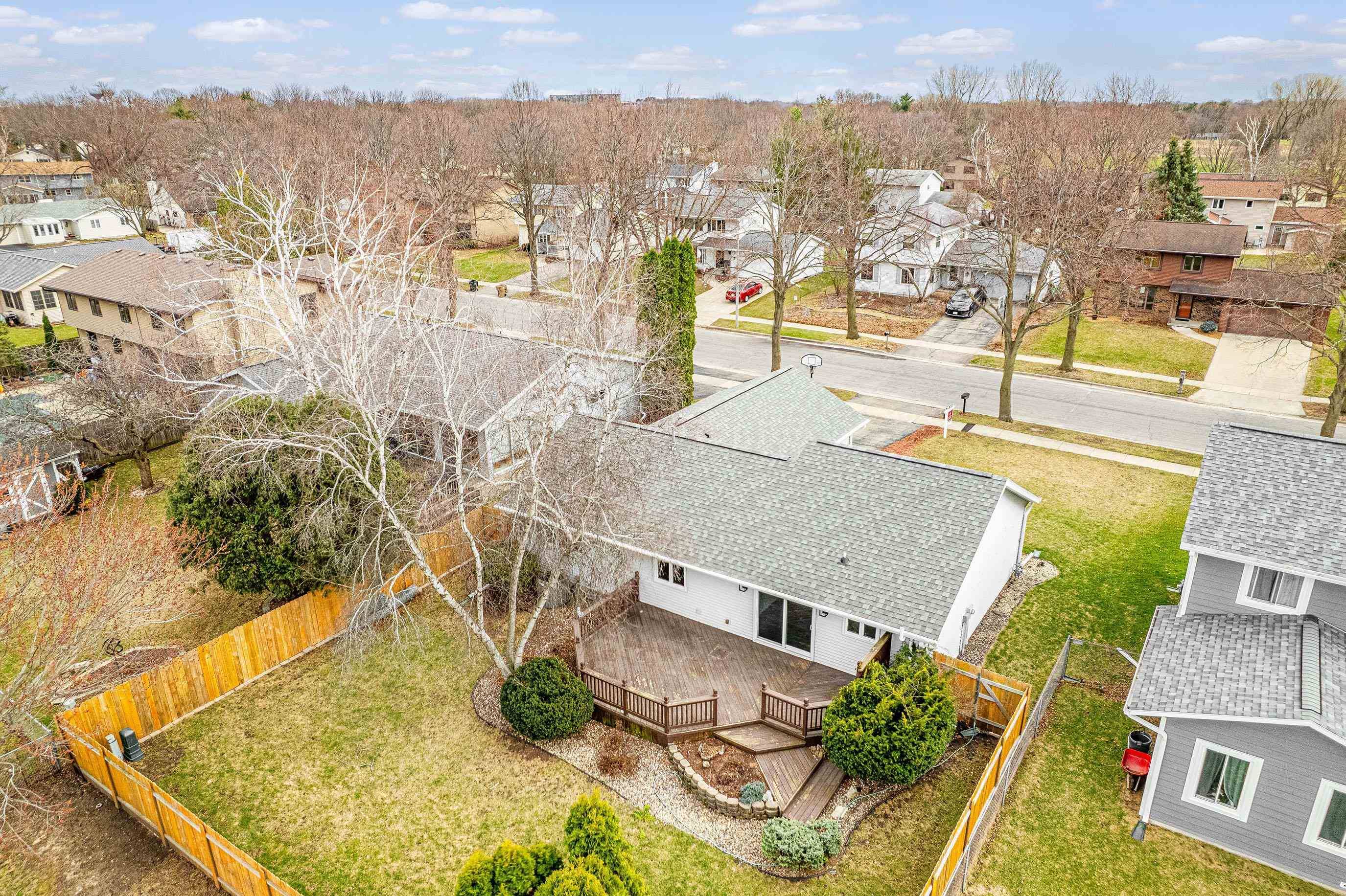 Madison, WI 53714,5118 HACKNEY Way