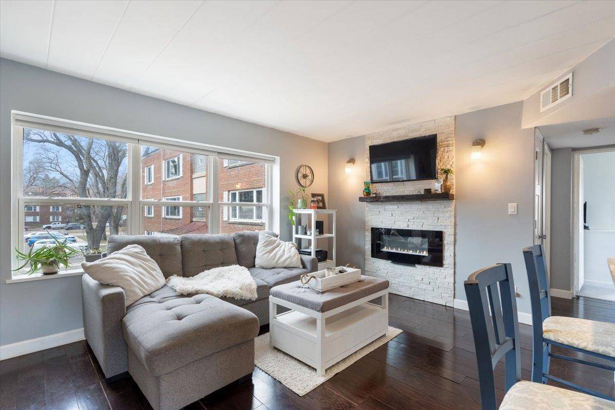 Madison, WI 53704,8 Sherman Terrace #3