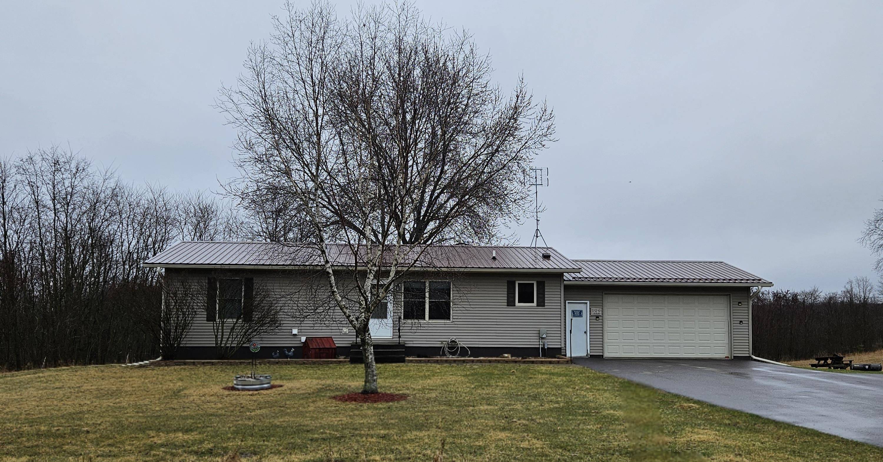 La Valle, WI 53941,S1210 E Dutch Hollow Road